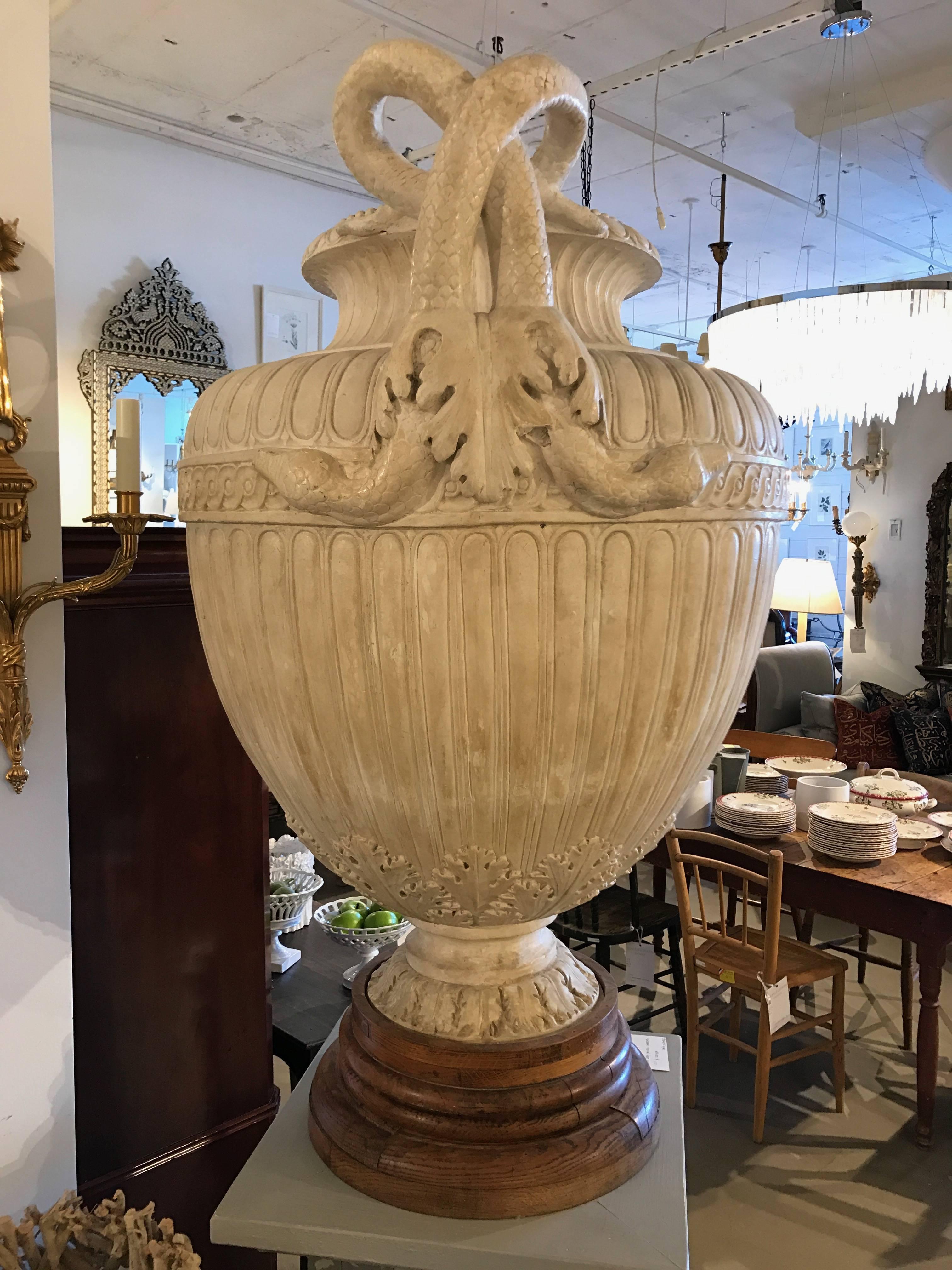 19th Century French Large-Scale Urn In Good Condition For Sale In Boston, MA
