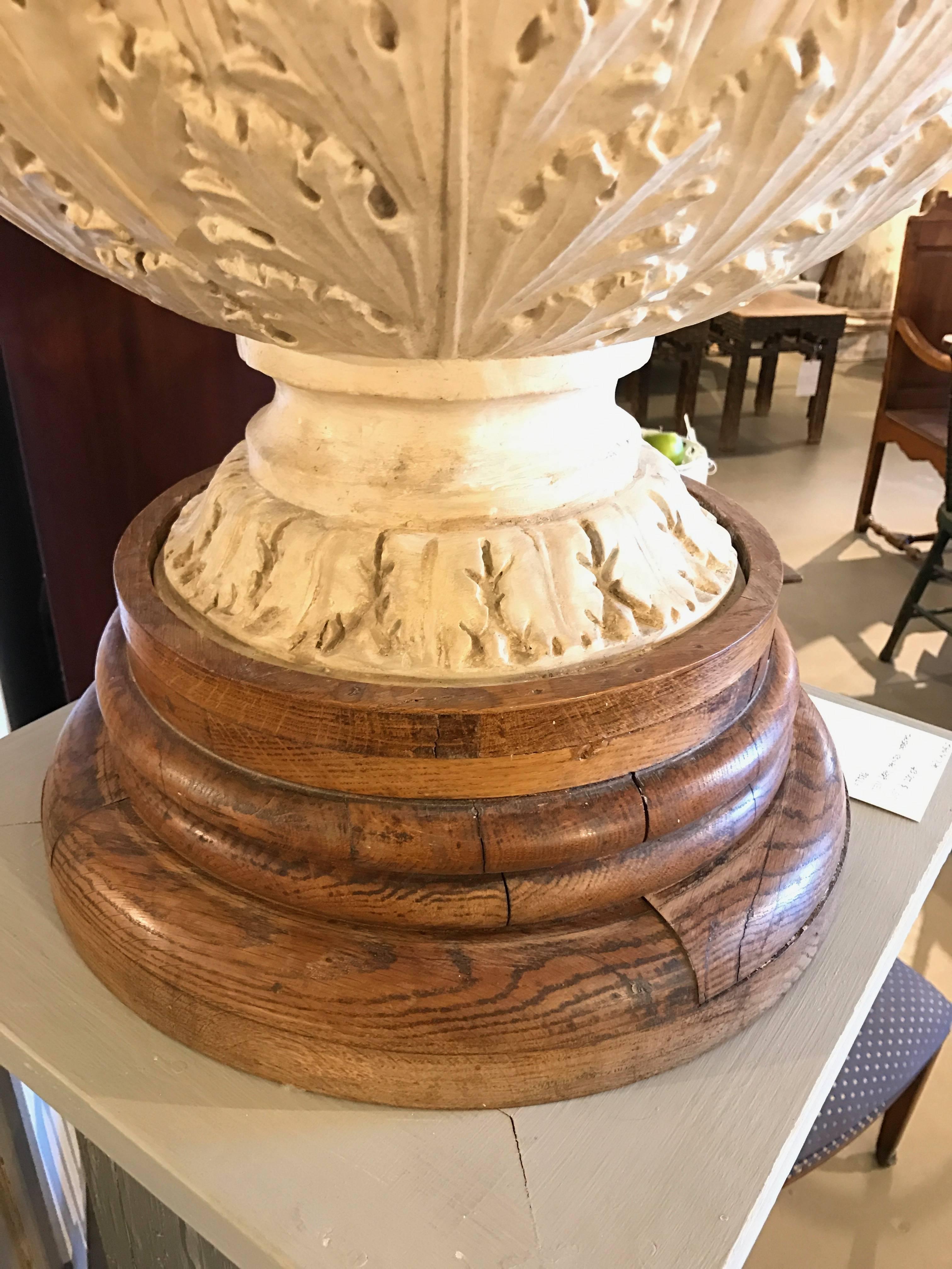 19th Century French Large-Scale Urn For Sale 1