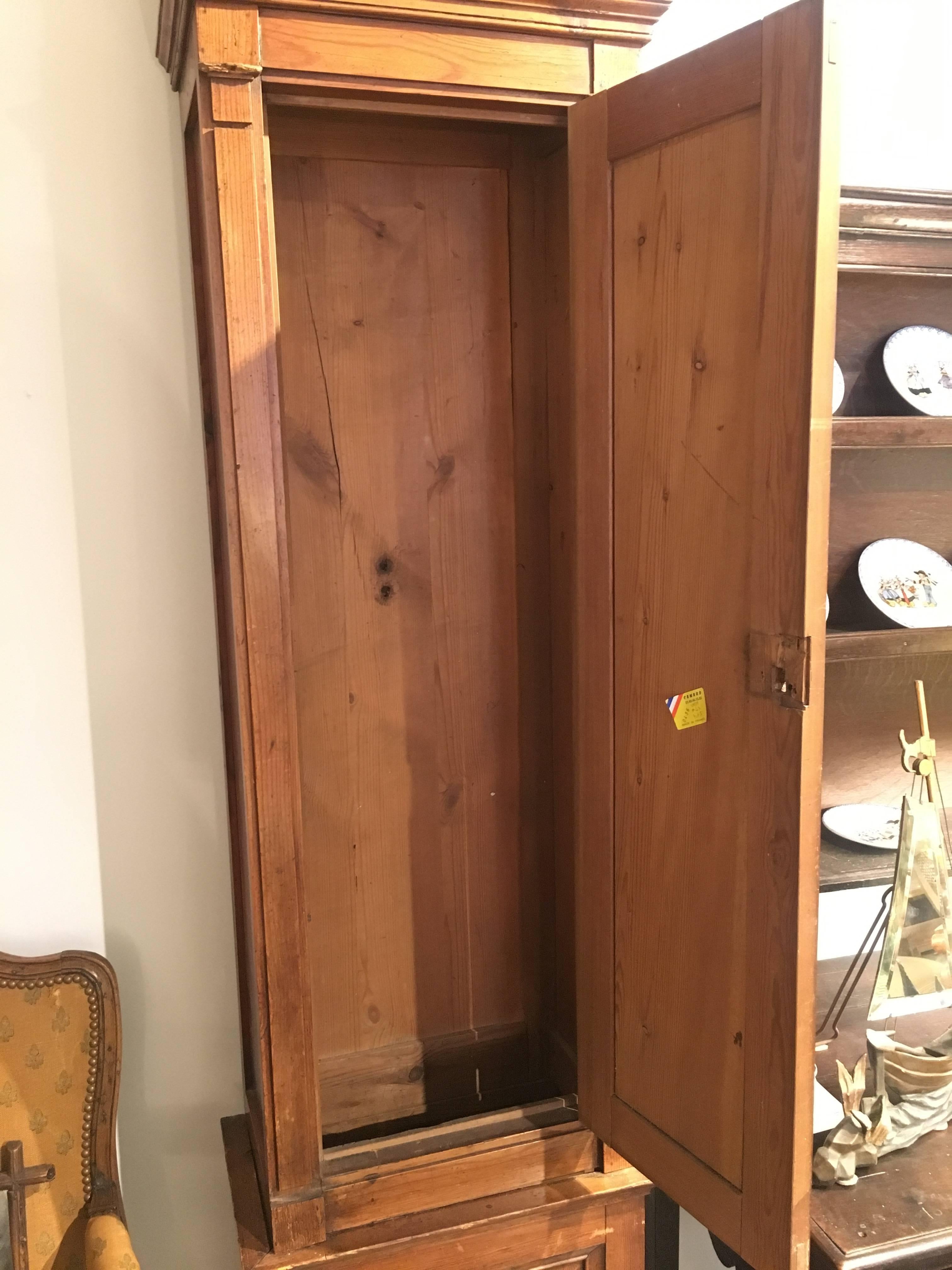 19th Century, French Red Pine Grandfather Clock In Excellent Condition For Sale In Boston, MA