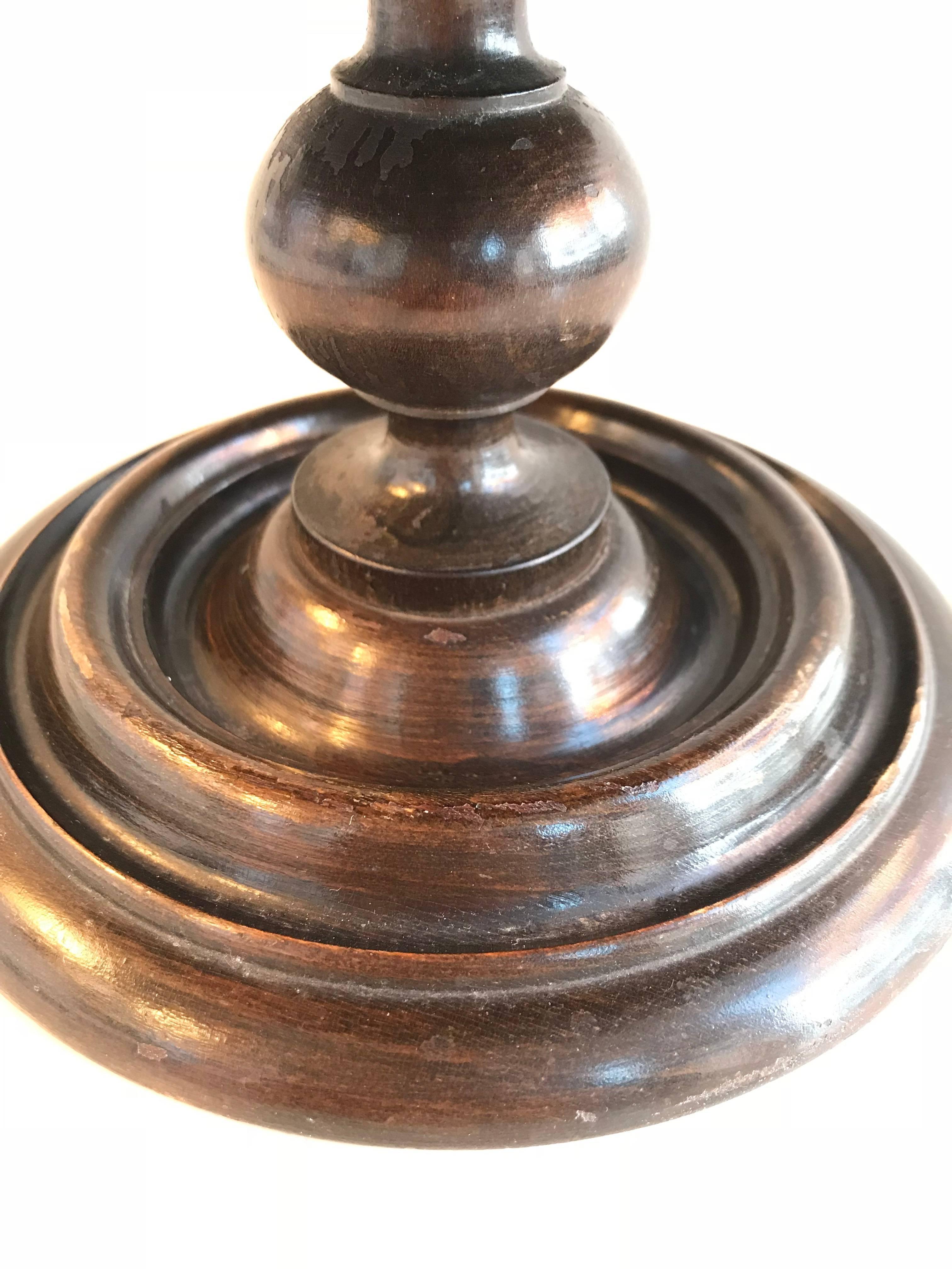 19th Century Turned Walnut Pedestal In Excellent Condition In Boston, MA