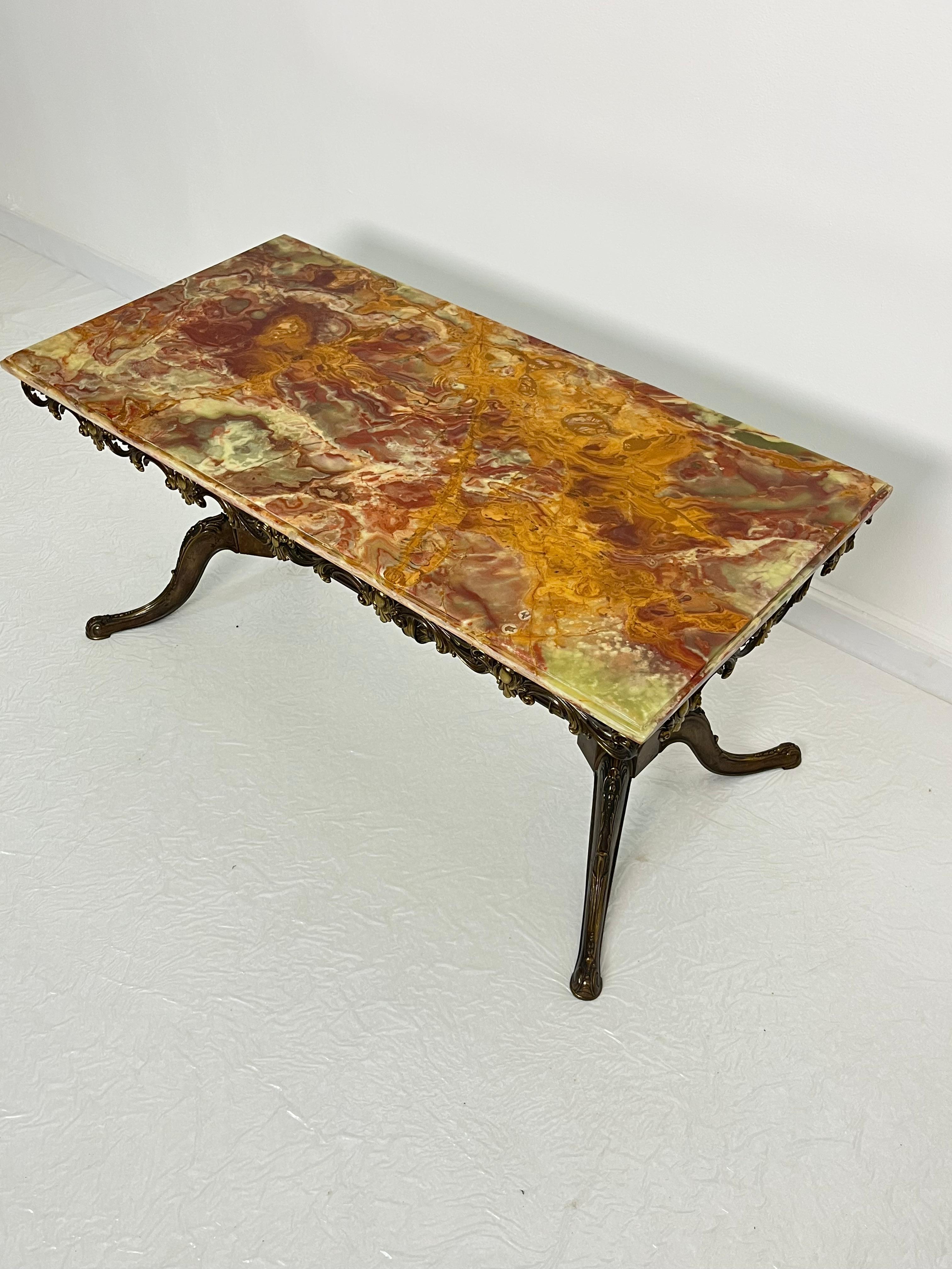 Mid-century French Coffee Table with marble top and ornate bronze base, 1950s In Good Condition For Sale In Palermo, IT