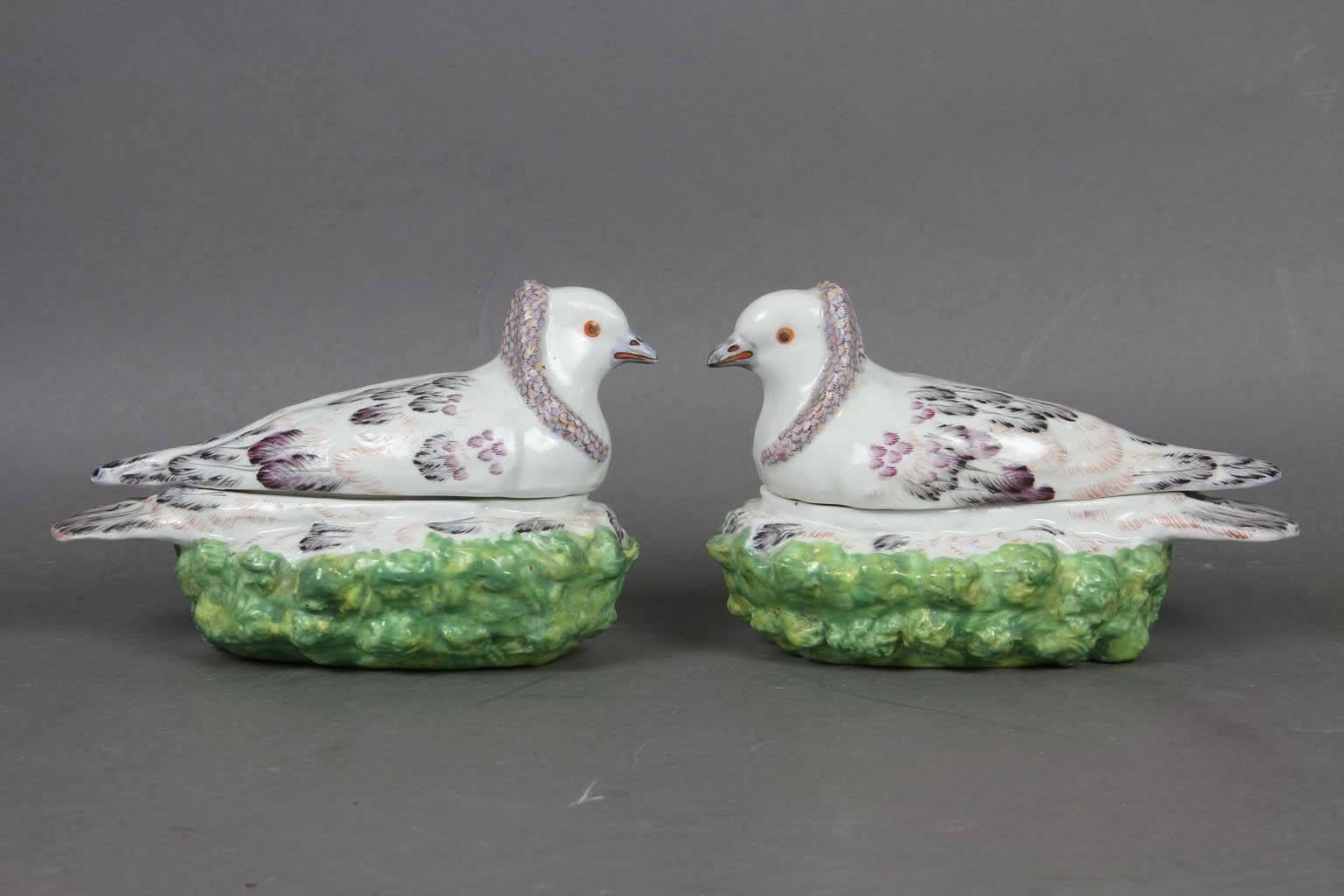 Pair of French Porcelain Dove on Nest Boxes In Good Condition In Essex, MA