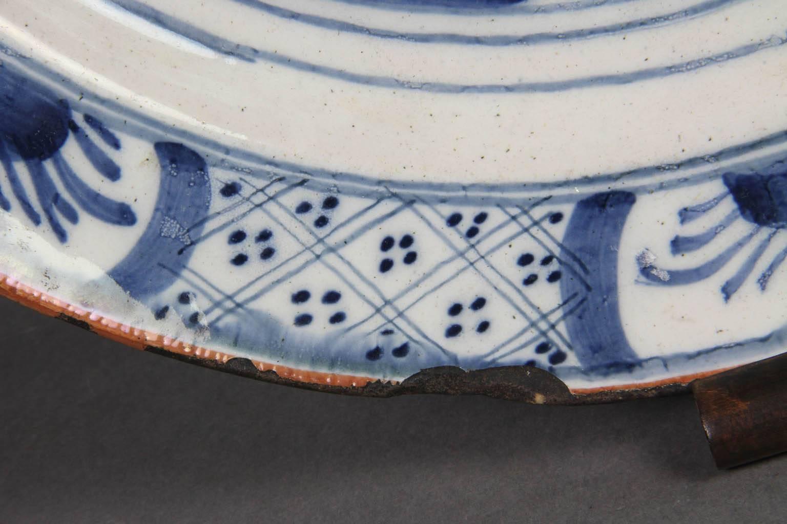 Piatto Delft blu e bianco In condizioni discrete in vendita a Essex, MA