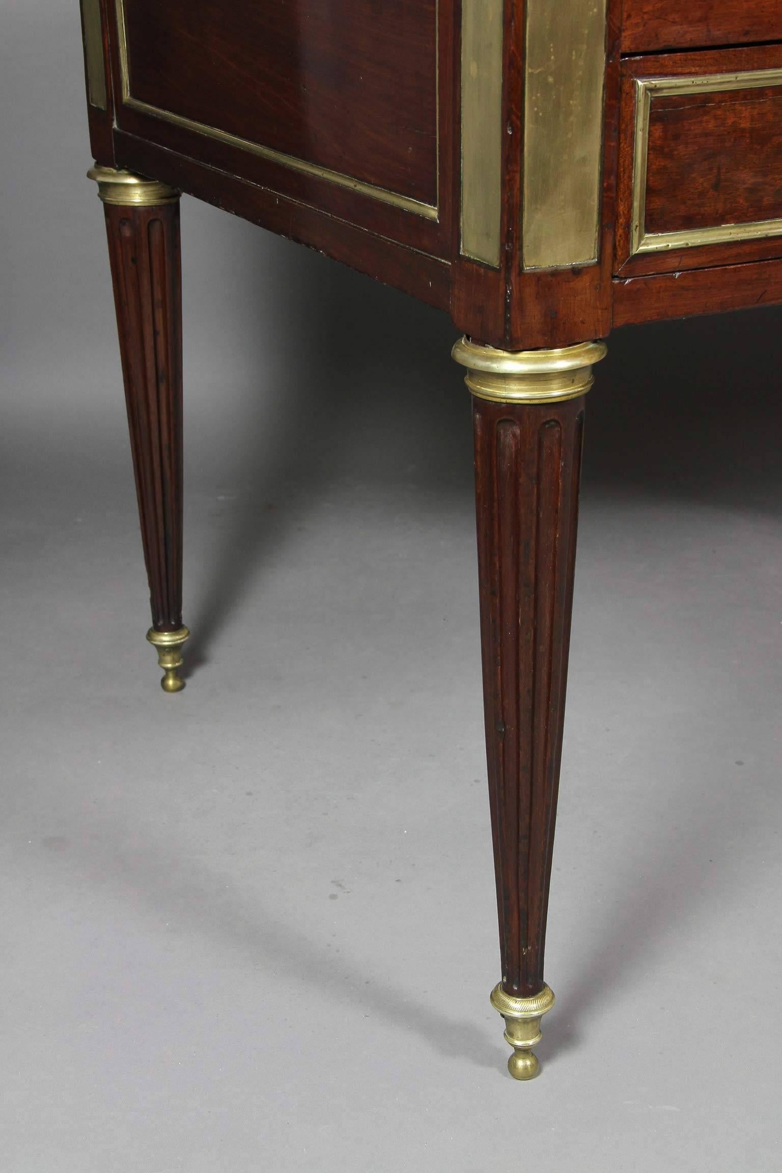 Louis XVI Mahogany and Brass-Mounted Bureau Plat 3