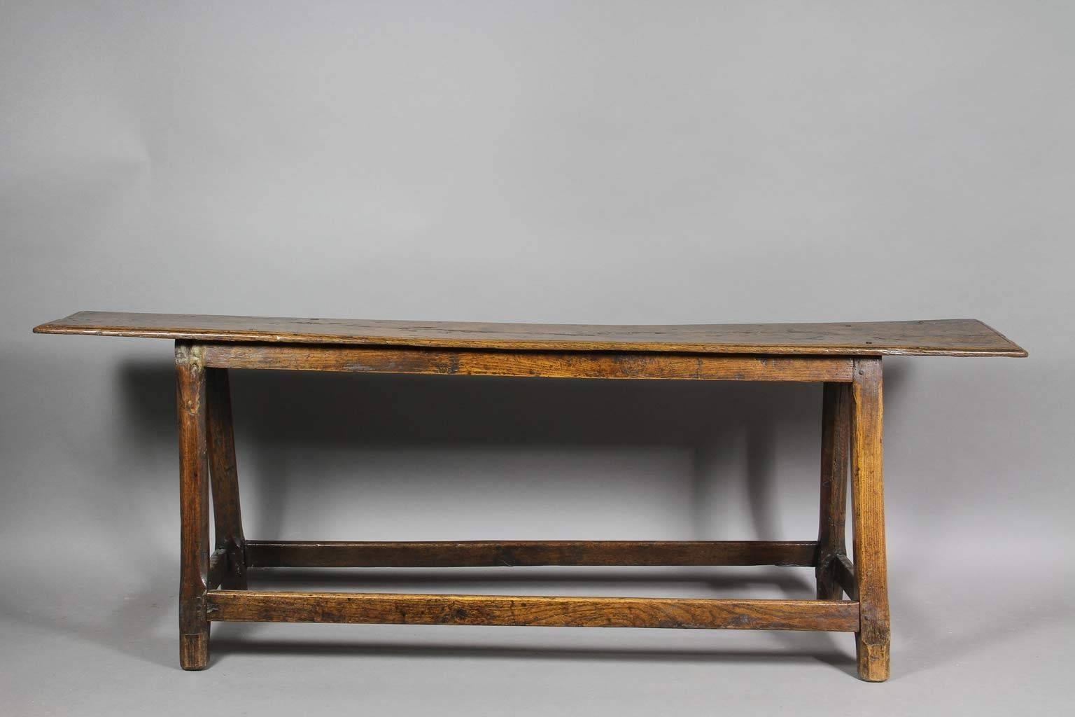 Jacobean Oak Bench In Good Condition In Essex, MA