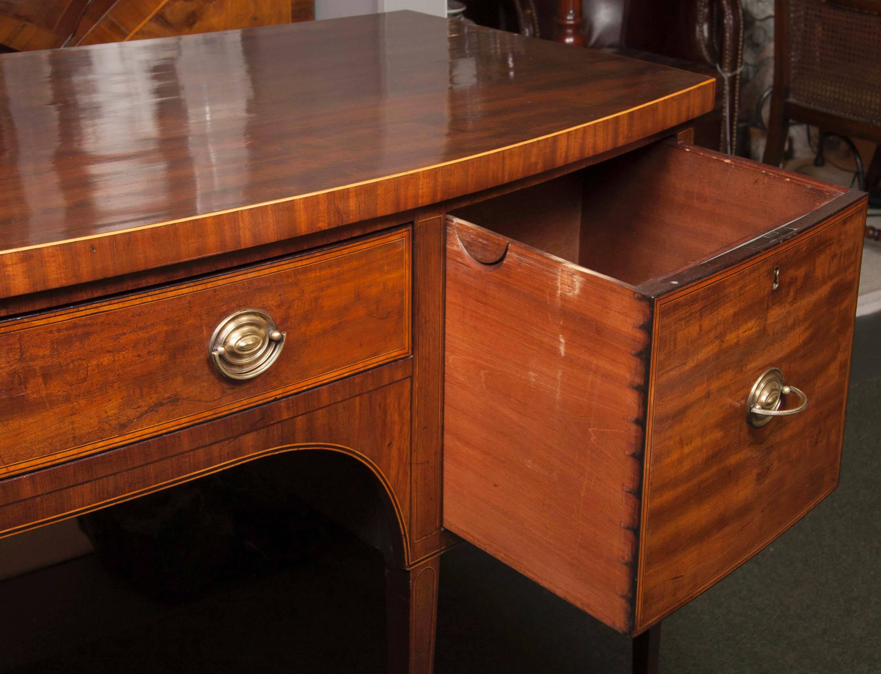 George III Mahogany and Inlaid Sideboard In Good Condition In Essex, MA