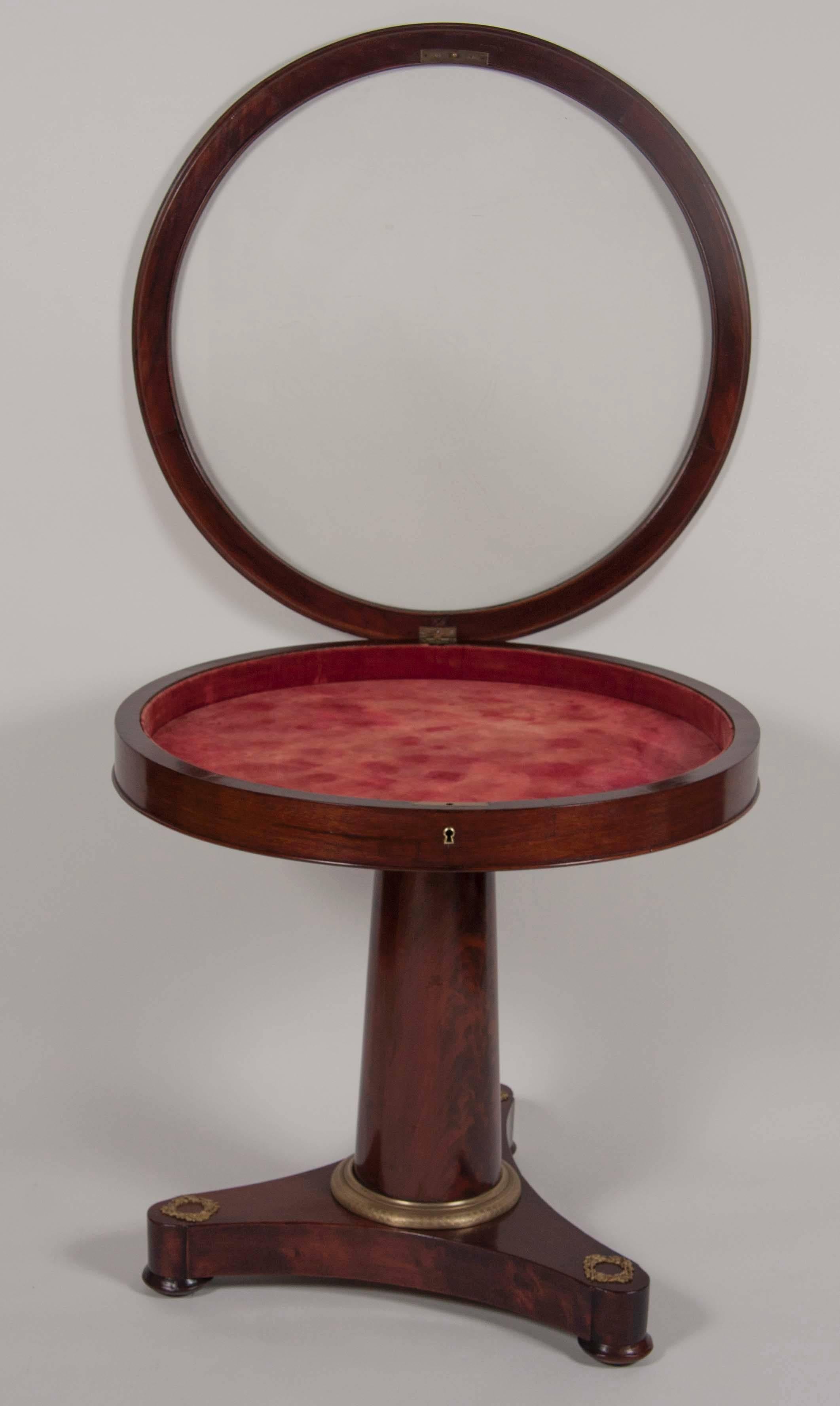 French Empire Mahogany and Ormolu-Mounted Vitrine Table In Good Condition In Essex, MA