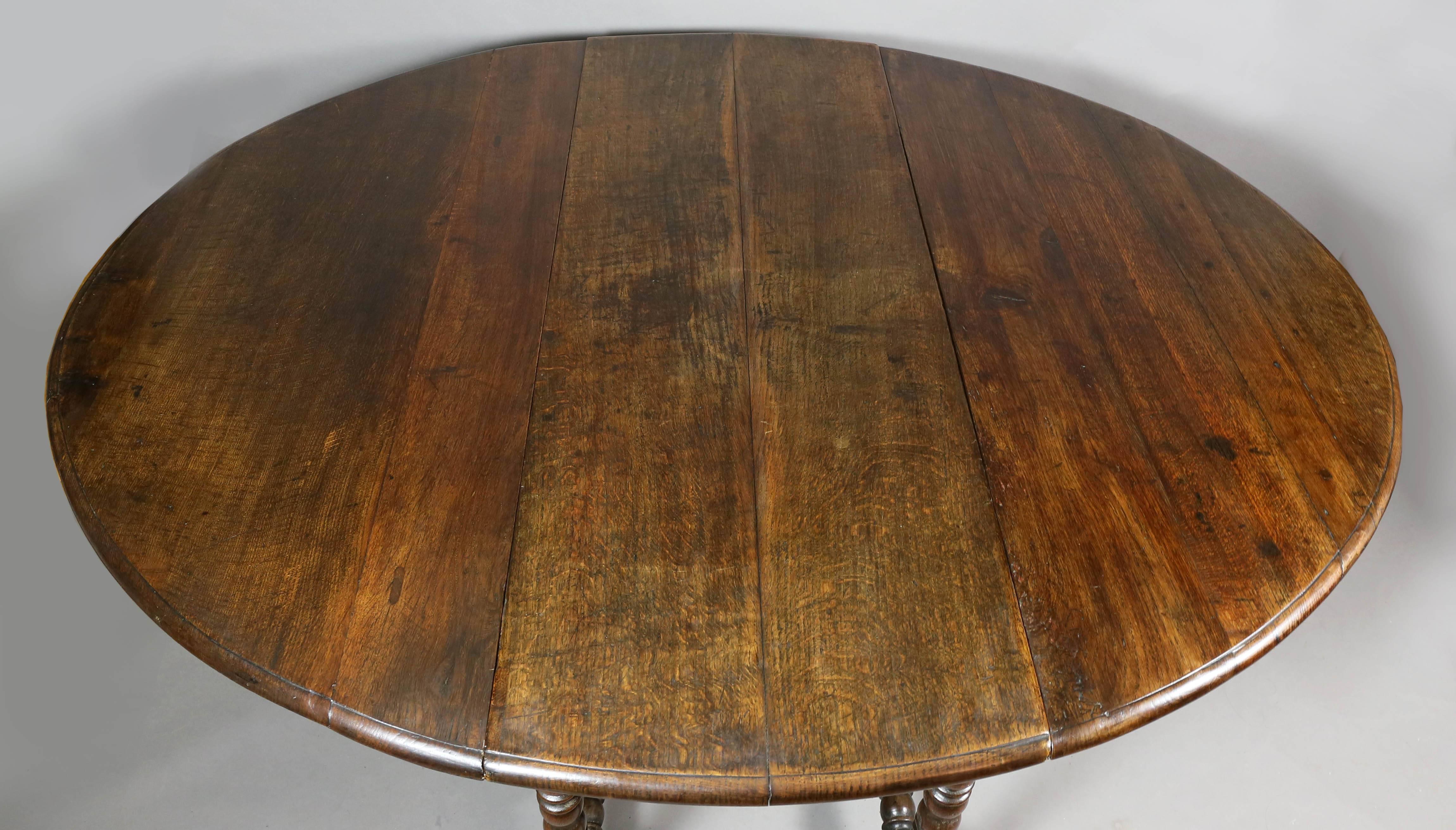 Large Jacobean Oak Gateleg Table In Good Condition In Essex, MA