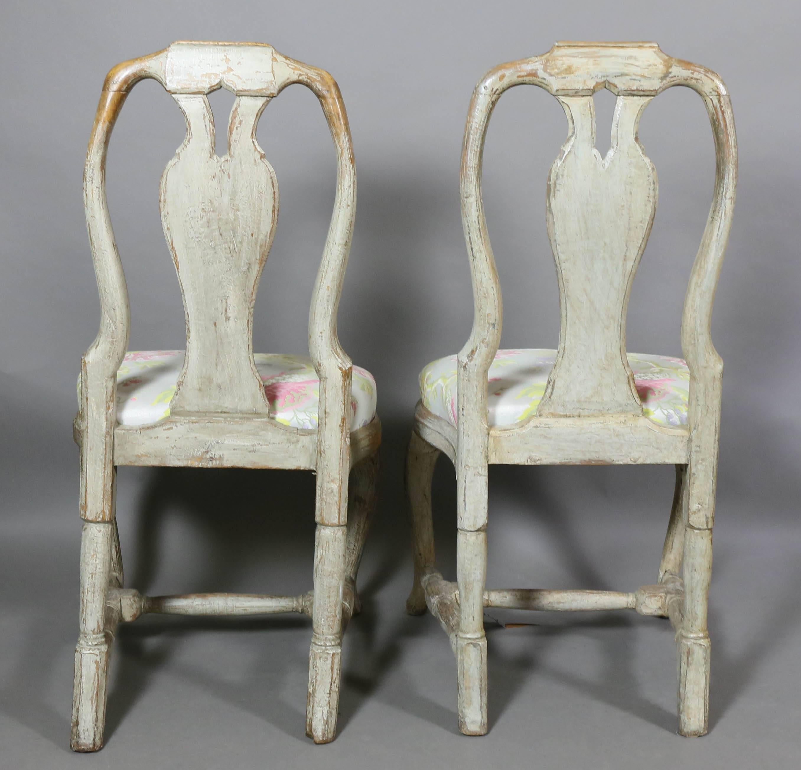 Set of Four Swedish Rococo Painted Dining Chairs 5