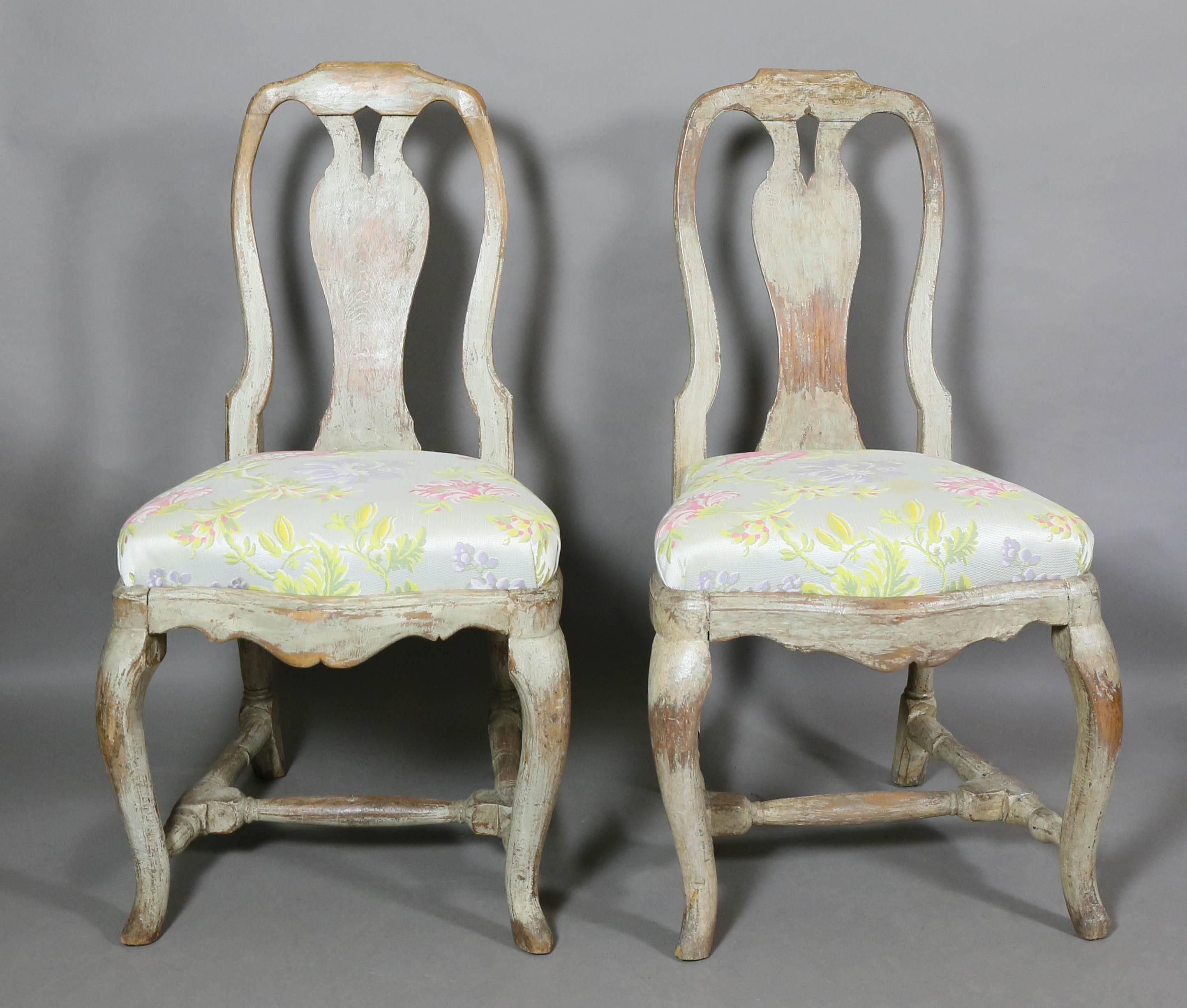 Set of Four Swedish Rococo Painted Dining Chairs 2