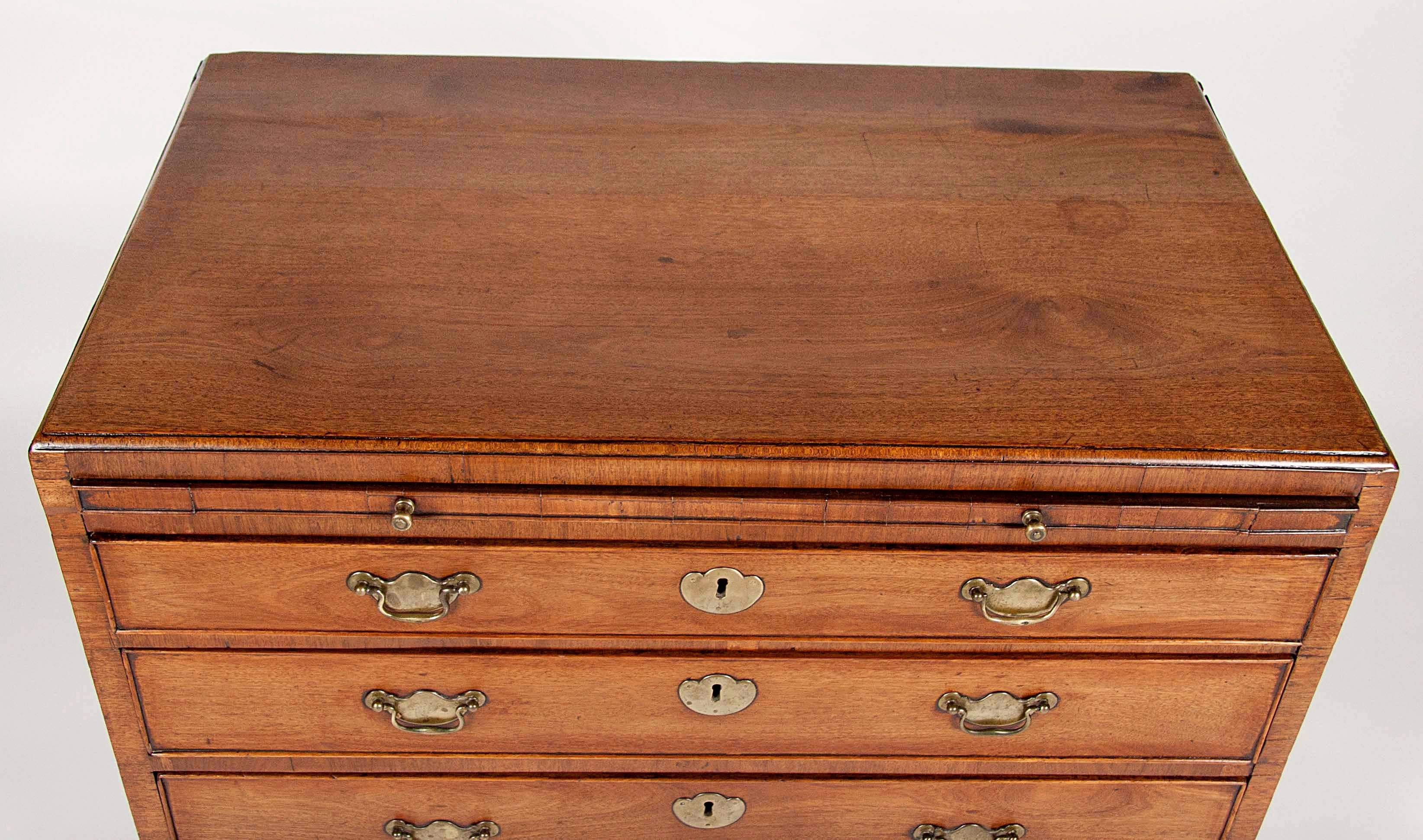 George II Mahogany Batchelors Chest In Good Condition In Essex, MA