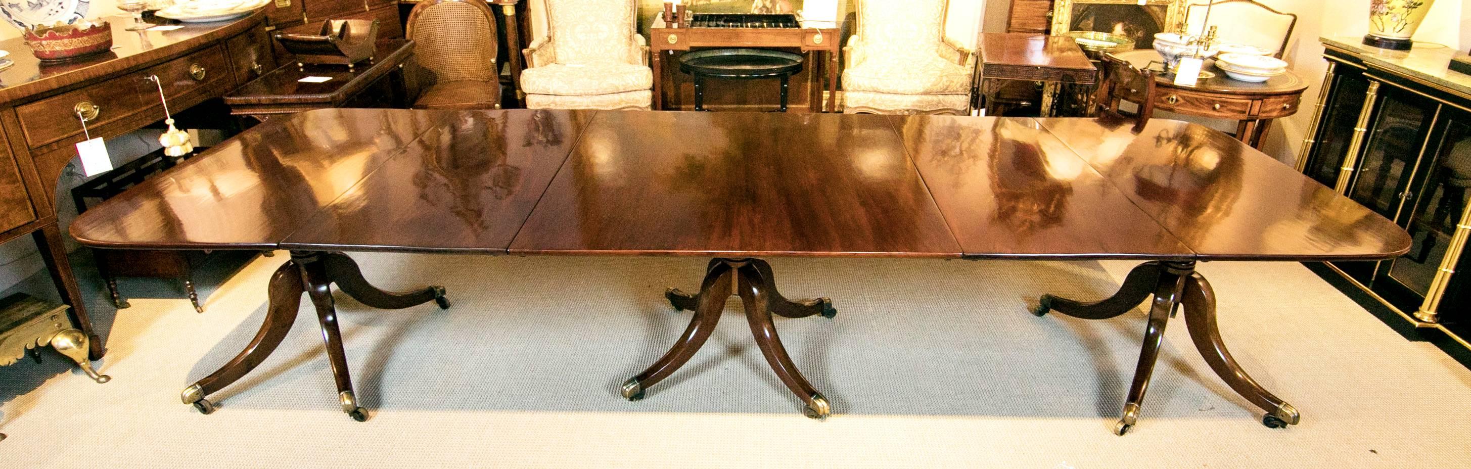 Regency Mahogany Three Pedestal Dining Table In Good Condition In Essex, MA