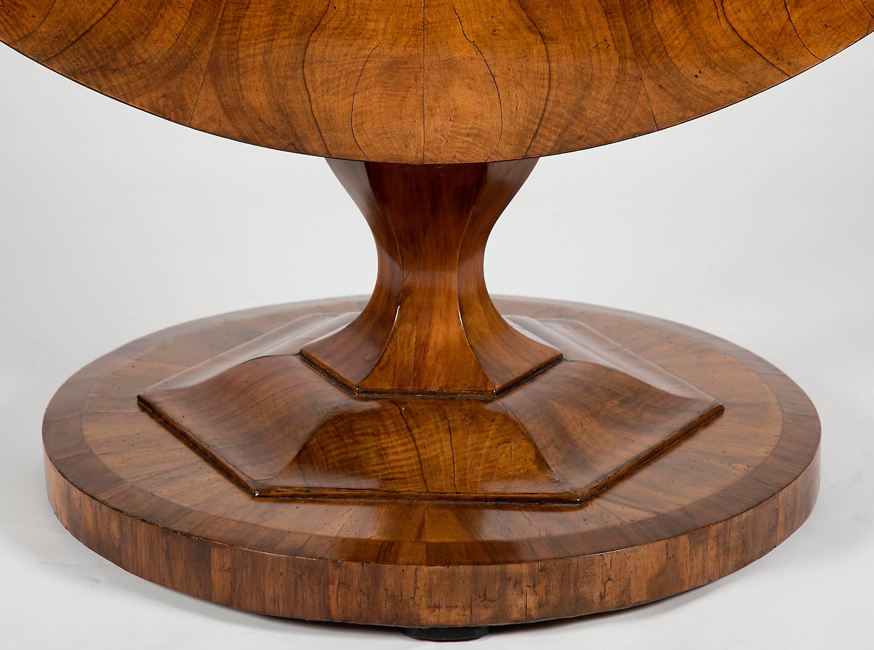 Fine Biedermeier Figured Walnut Centre Table 1