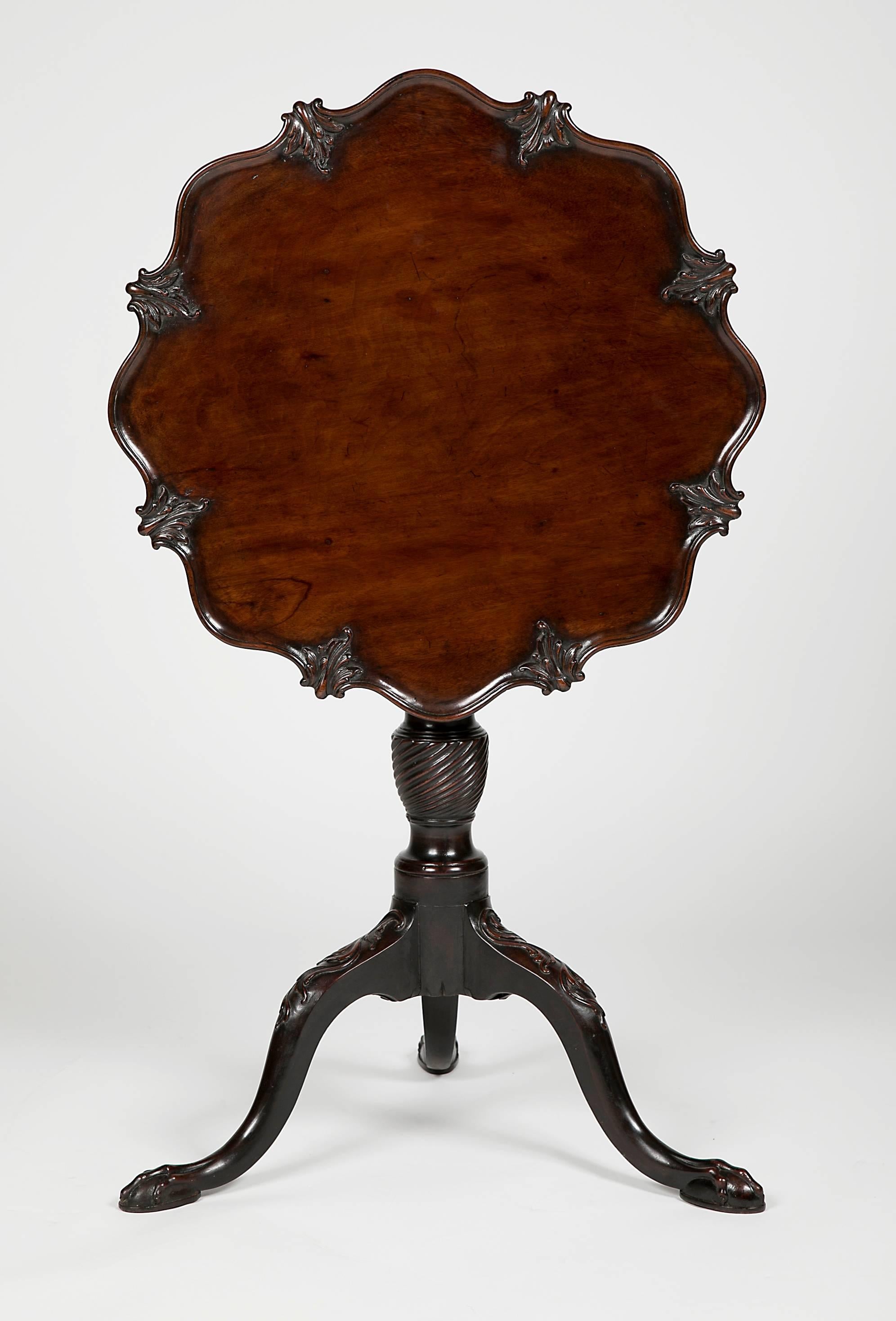 George III Mahogany Tilt-Top Candlestand In Good Condition In Essex, MA