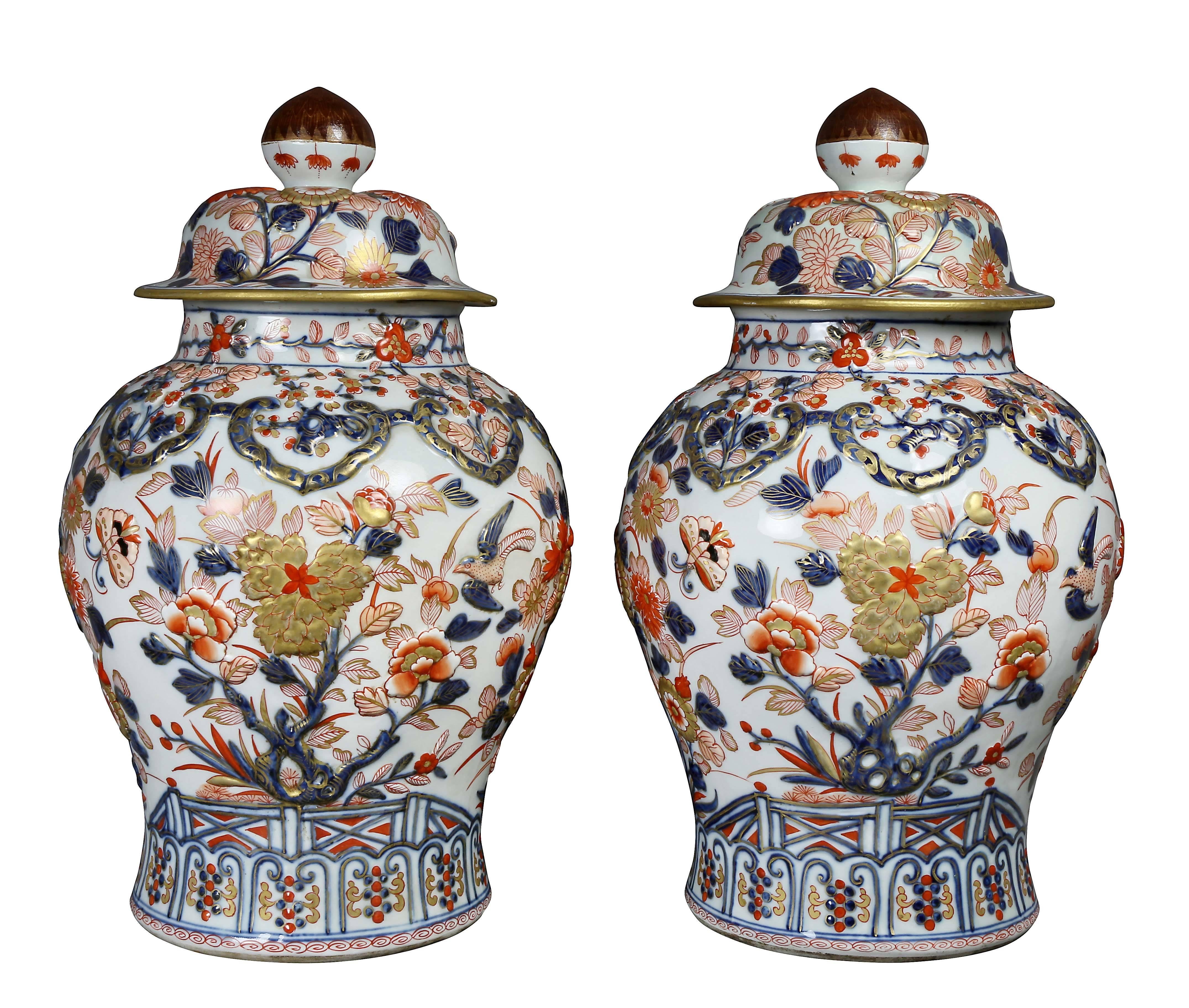 Pair of Samson Export Style Covered Temple Jars In Good Condition In Essex, MA