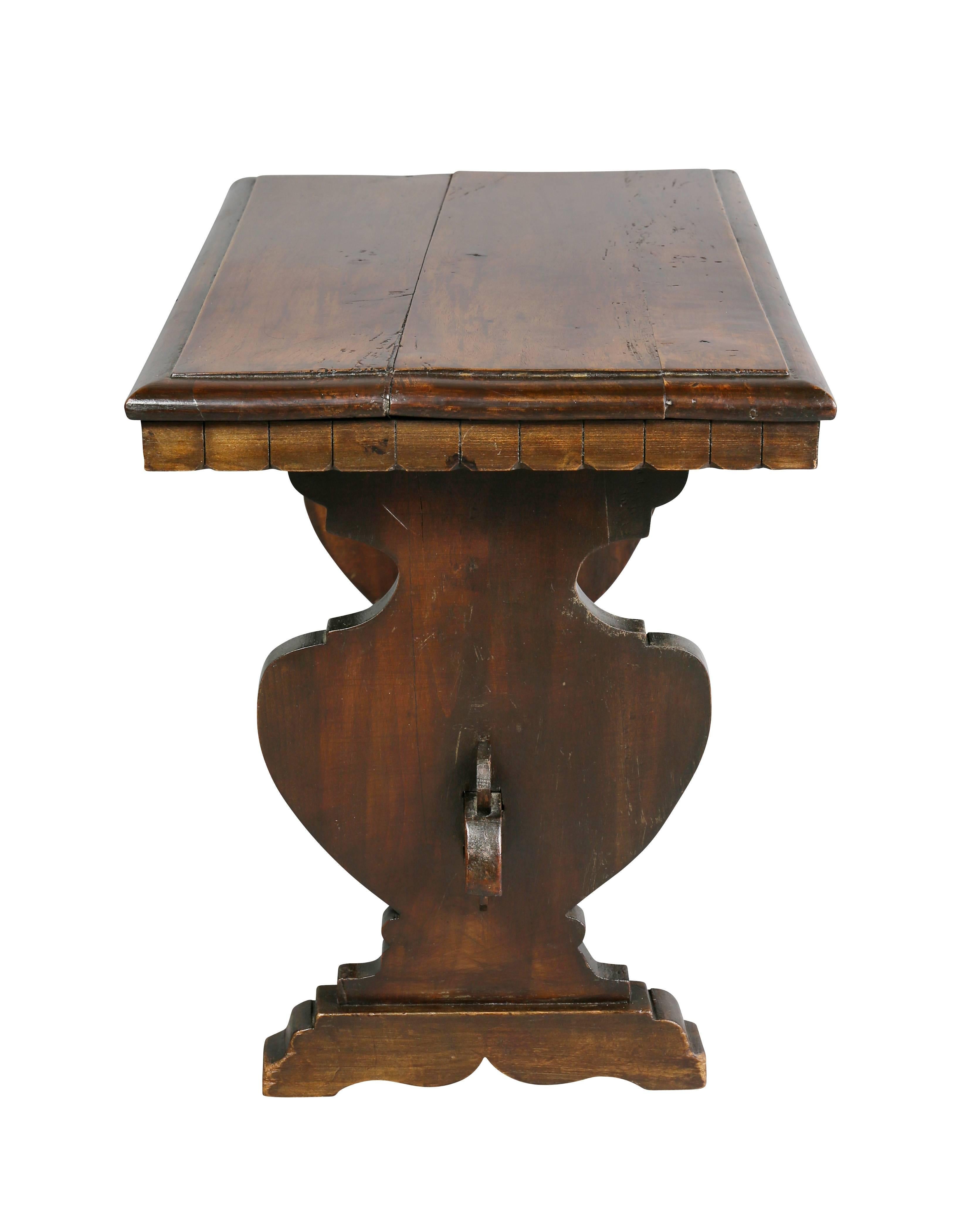 Early 18th Century Italian Baroque Style Walnut Side Table