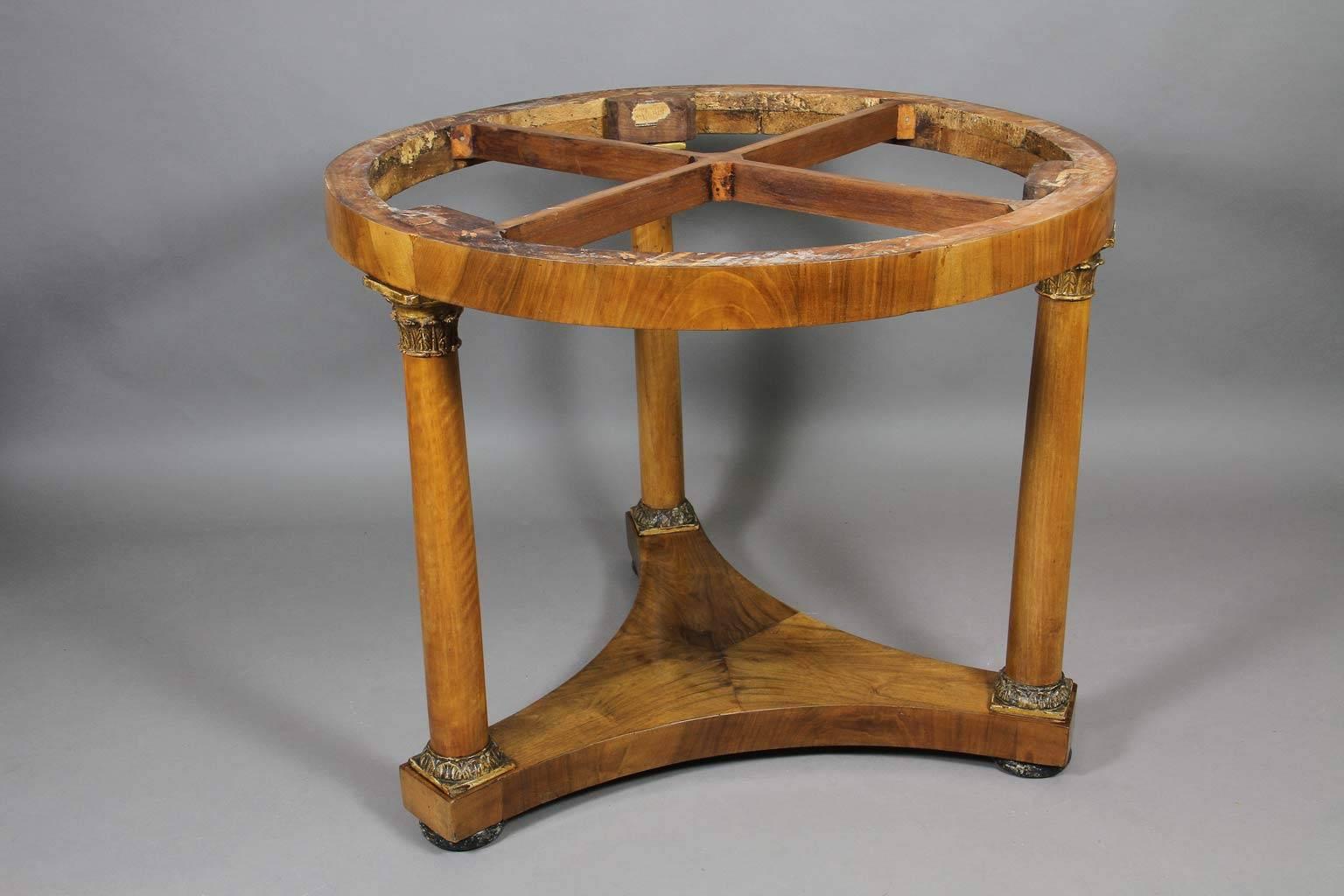 Other Italian Neoclassic Walnut and Giltwood Centre Table