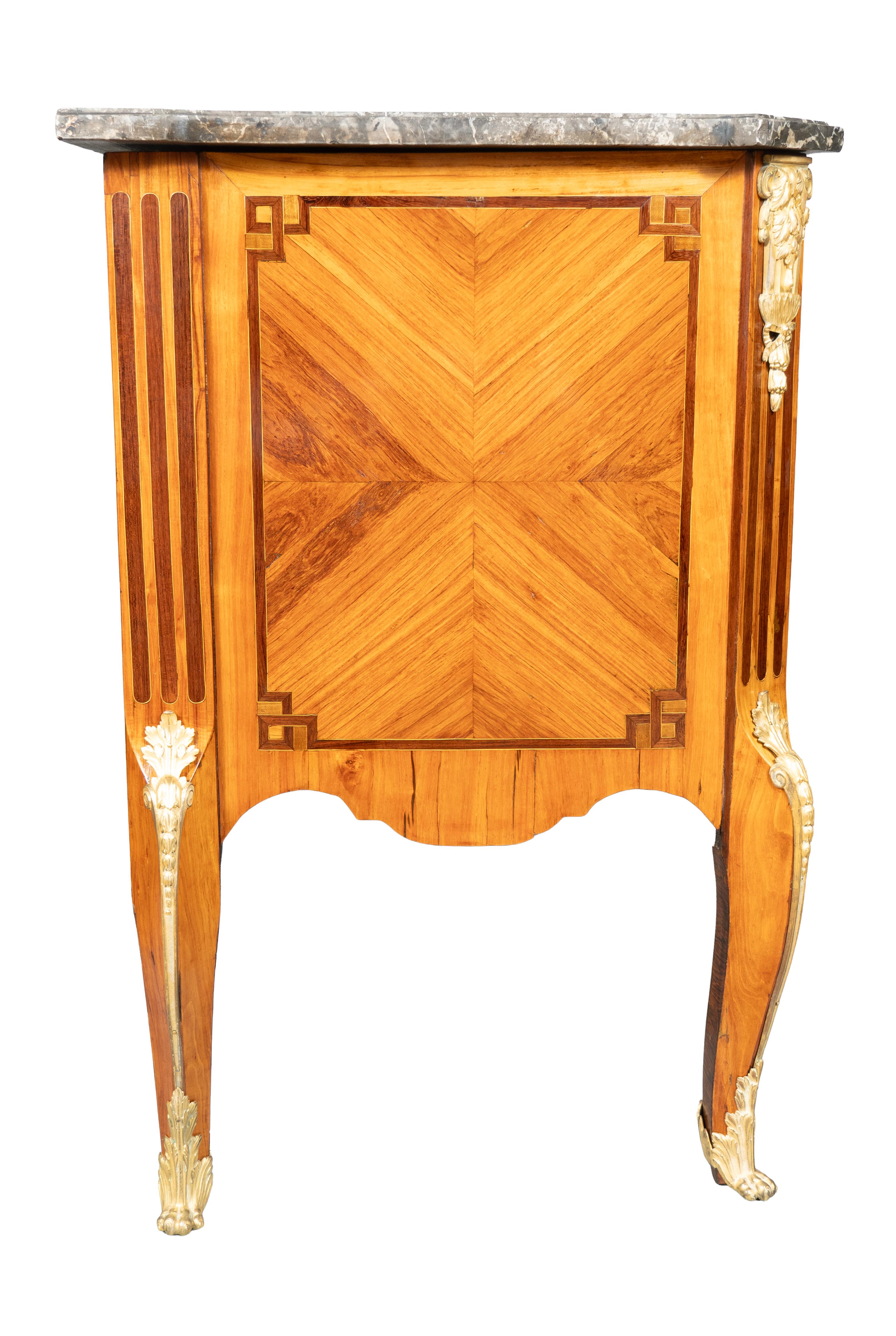 Louis XV Transitional Tulipwood And Kingwood Commode By Boudin In Good Condition For Sale In Essex, MA