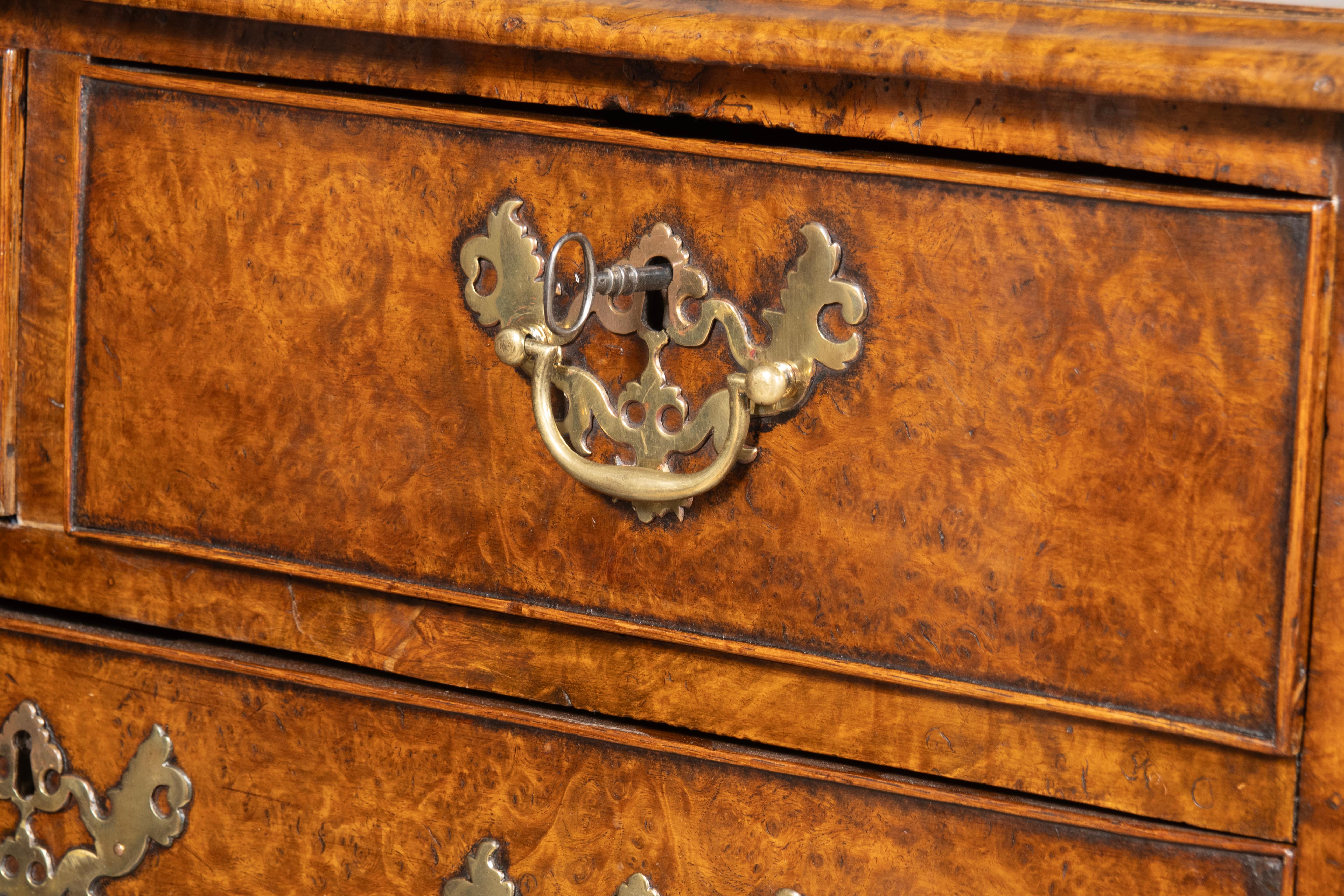 George II Burl Walnut Chest Of Drawers For Sale 3