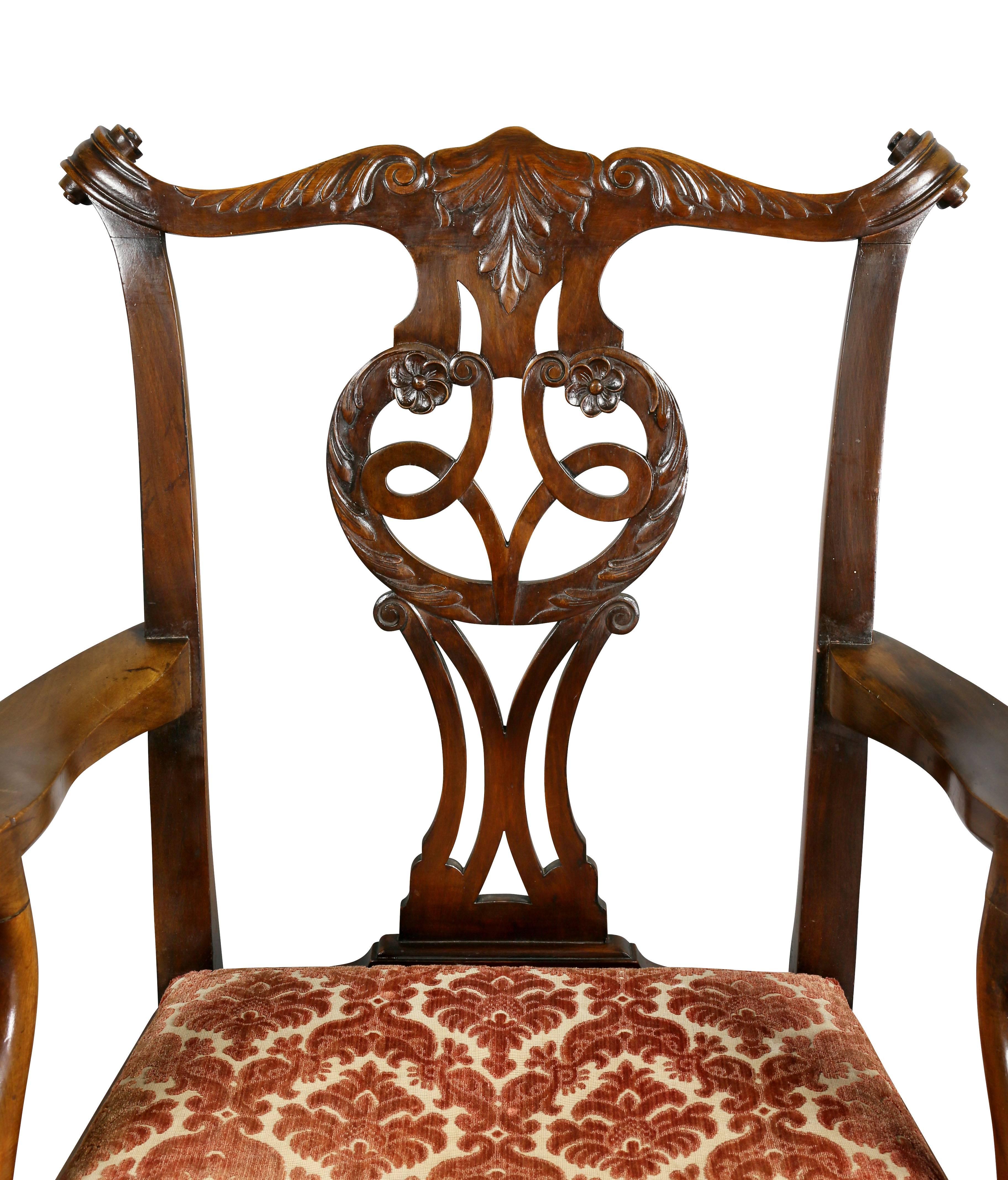 Ensemble de huit chaises de salle à manger en acajou de style George III Waring And Gillow Bon état - En vente à Essex, MA