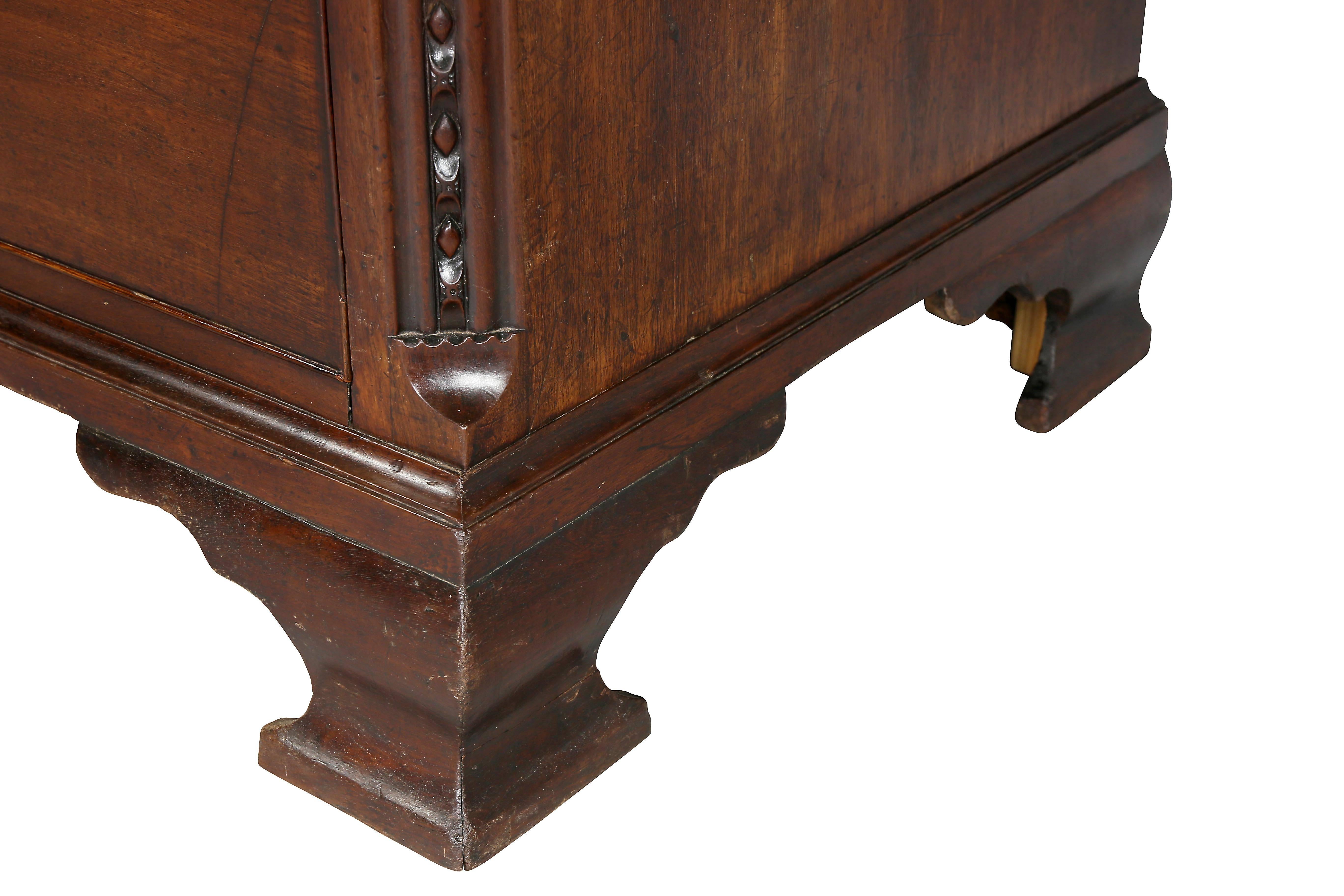 Mid-18th Century George III Mahogany Chest on Chest For Sale