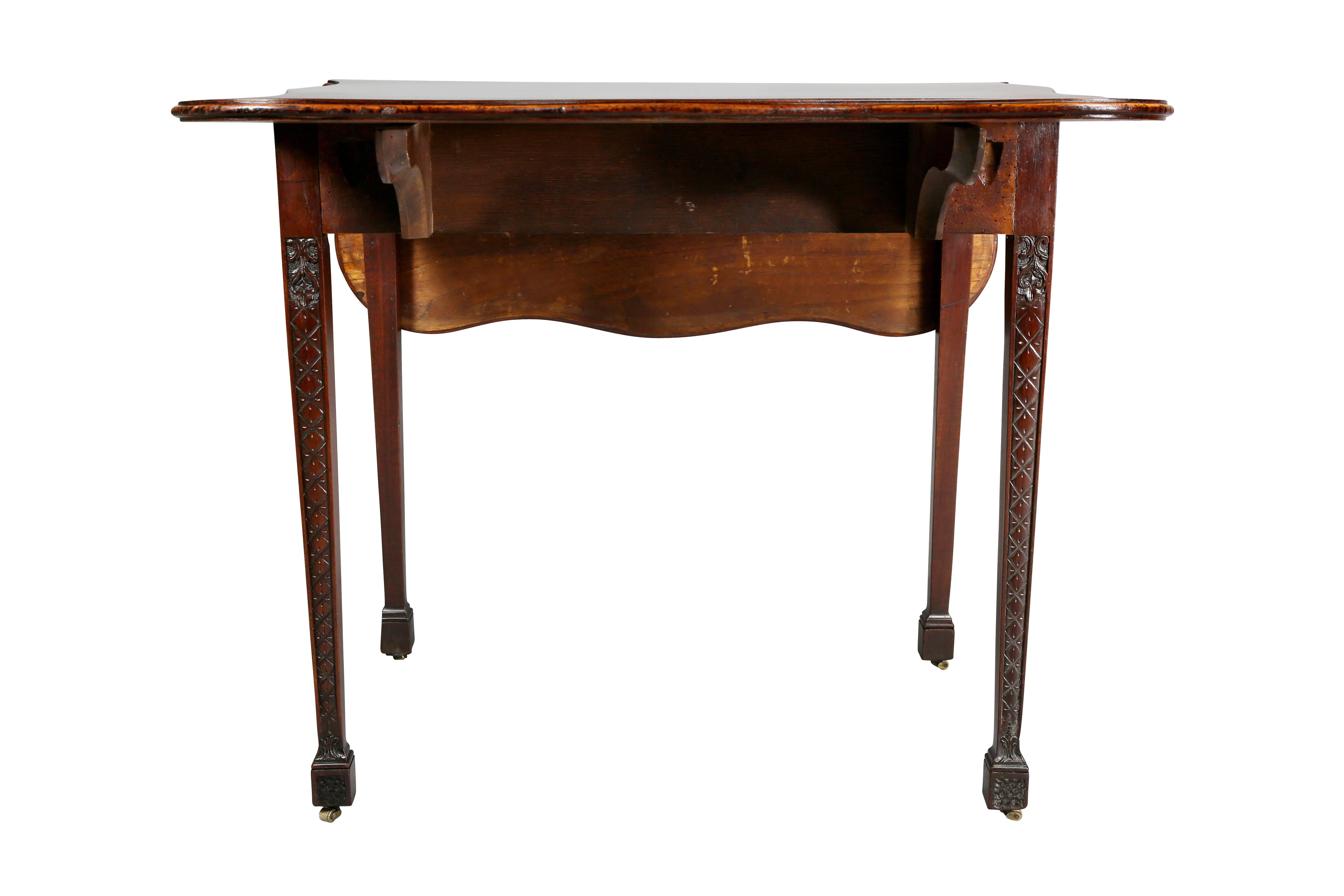 Fine George III Mahogany Pembroke Table 3