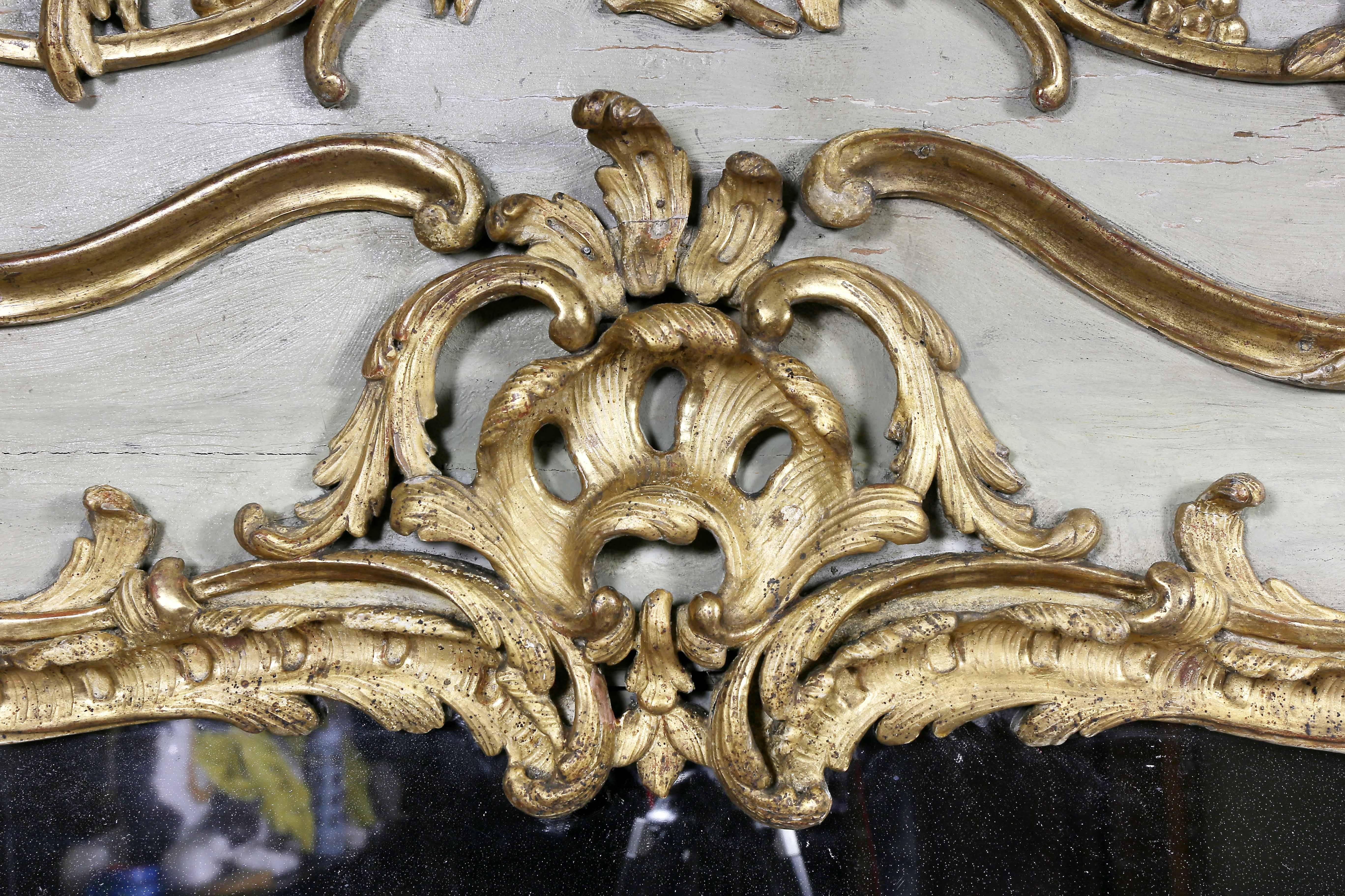 Mid-18th Century Pair of Louis XV Giltwood and Painted Mirrored Boiserie Panels