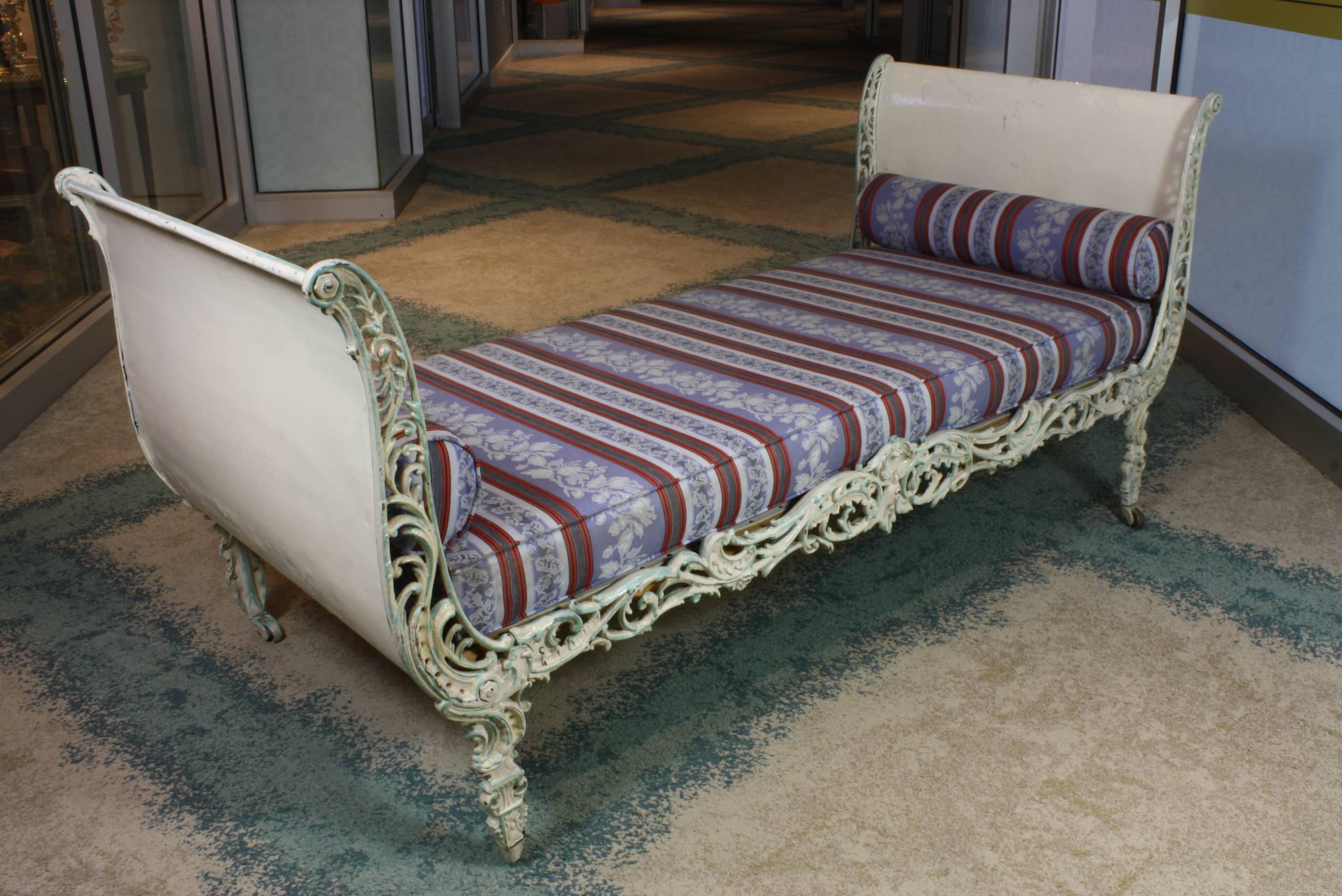 19th Century French Louis XV Style Cast-Iron Daybed