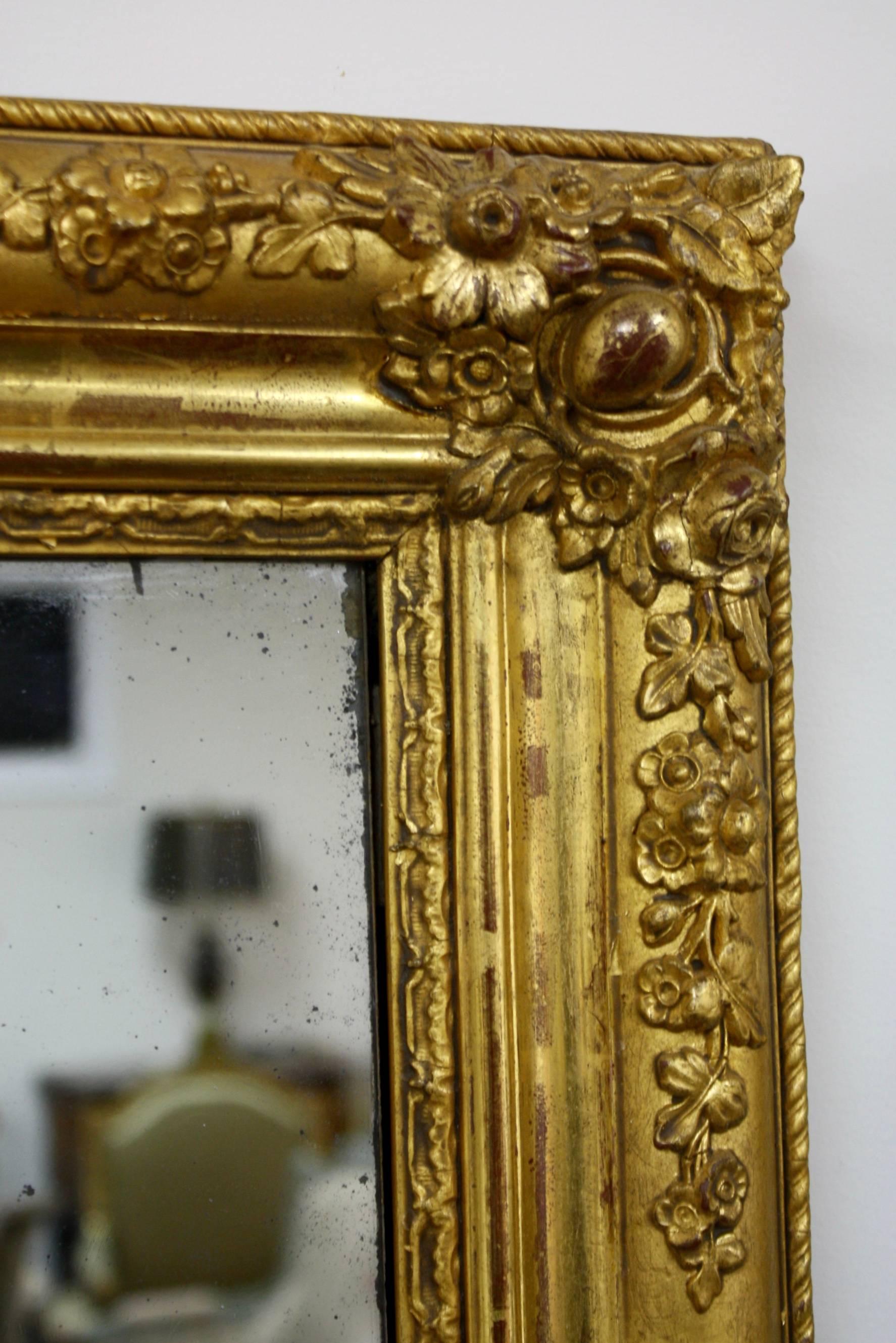 Vergoldeter Holzspiegel aus der Zeit Karls X. im Zustand „Gut“ im Angebot in Pembroke, MA
