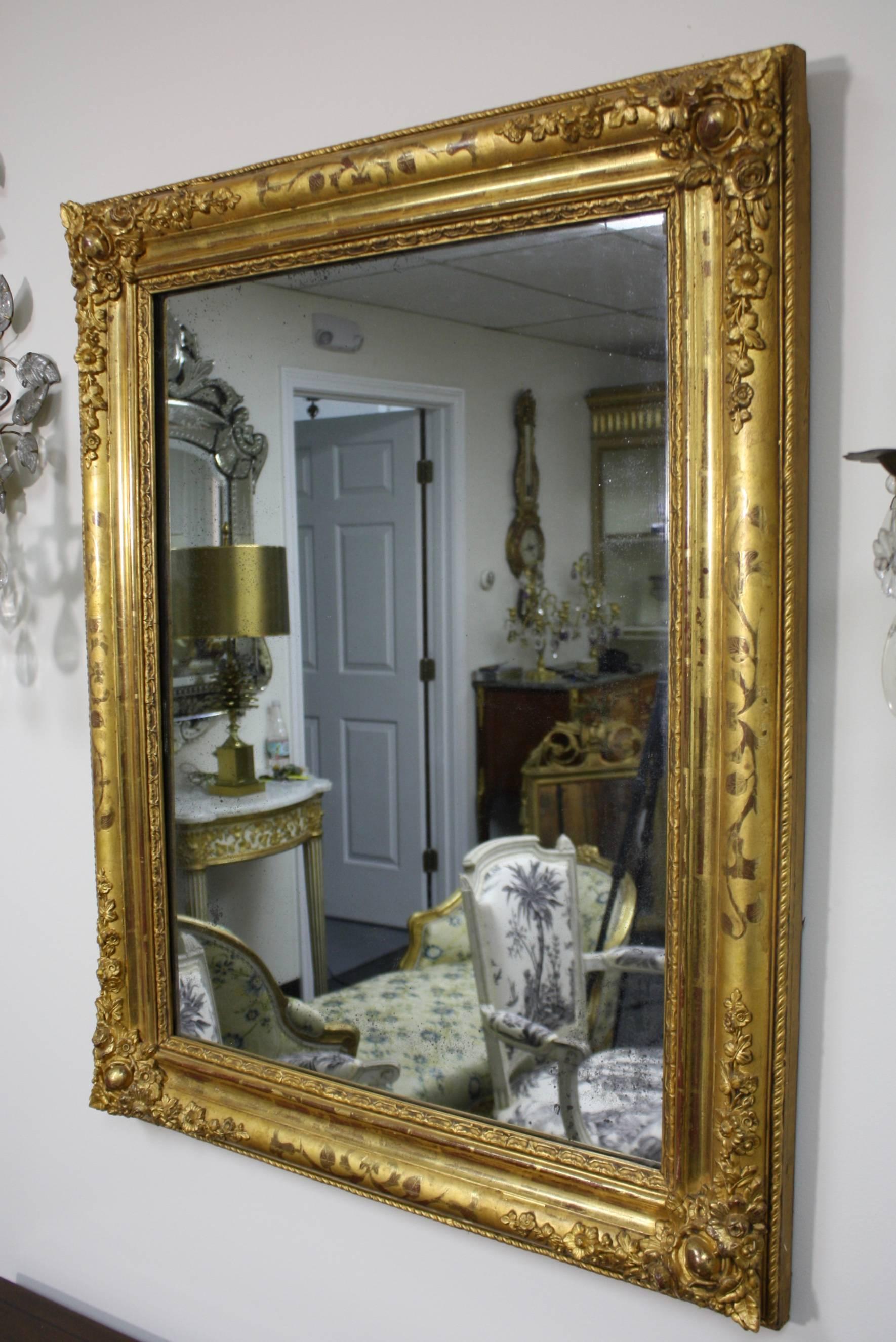 French Charles X Period Giltwood Mirror In Good Condition For Sale In Pembroke, MA