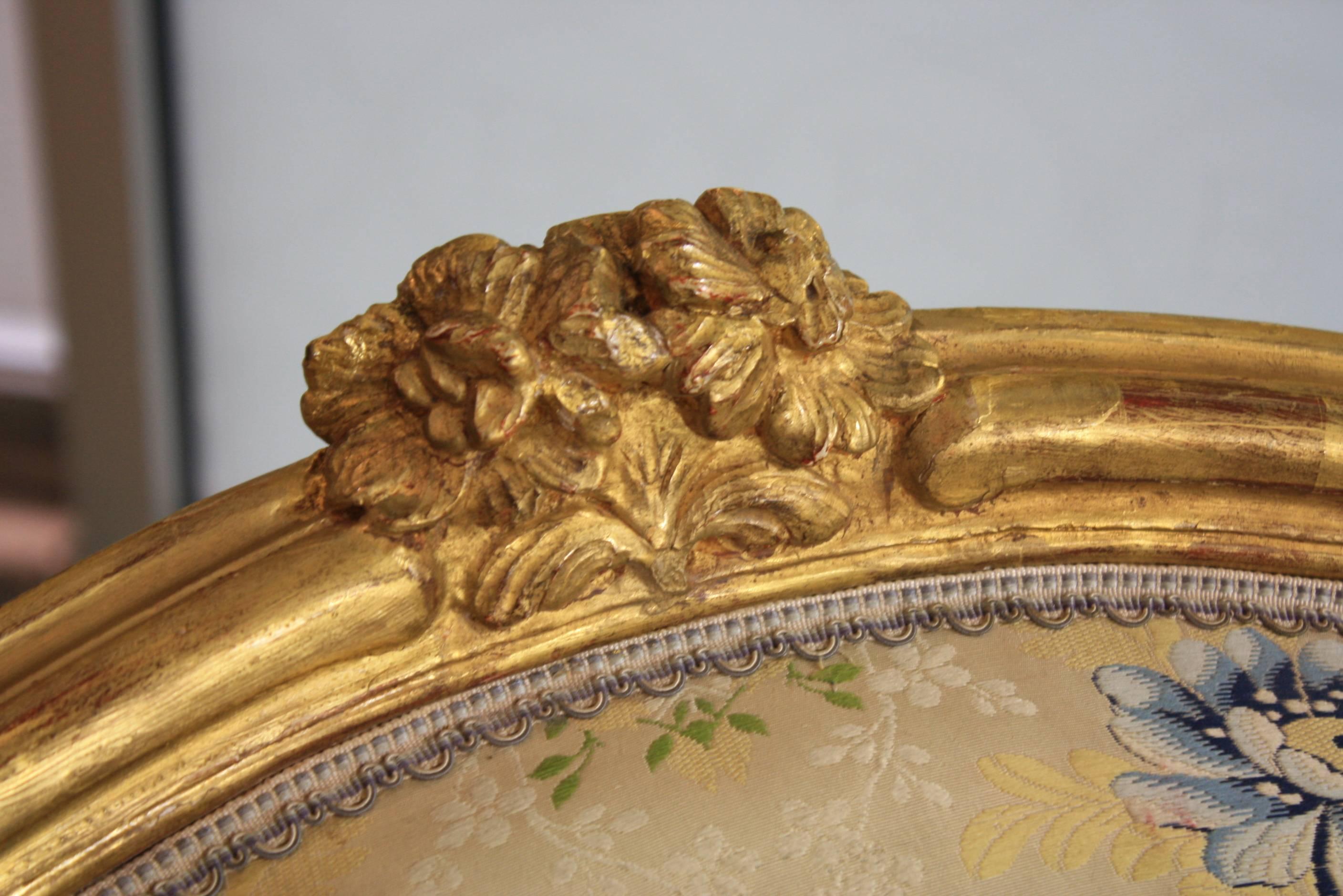 Carved Louis XV Style Giltwood Chaise Longue For Sale