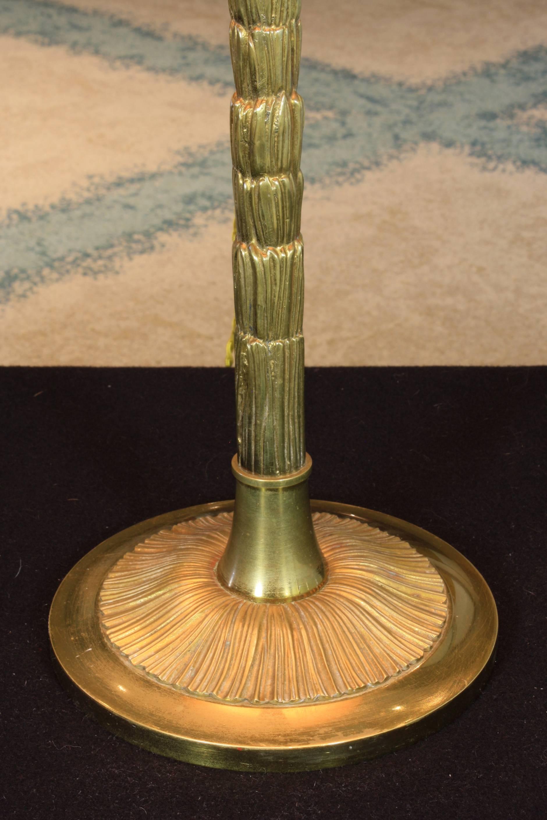Français Lampe de table en bronze doré de la Maison Bagues en vente