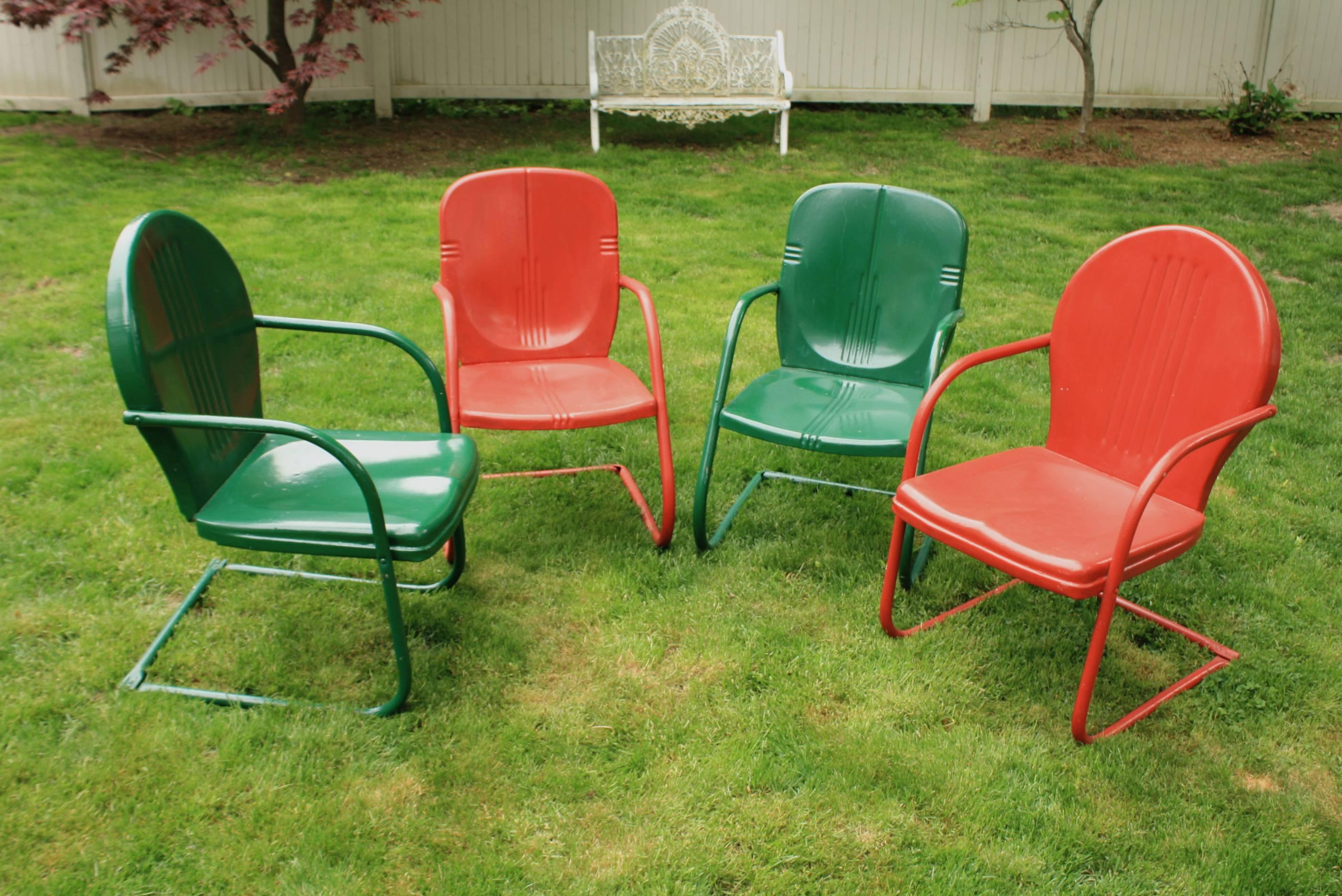 Mid-Century Modern Set of Four Painted Metal Vintage Patio or Garden Chairs