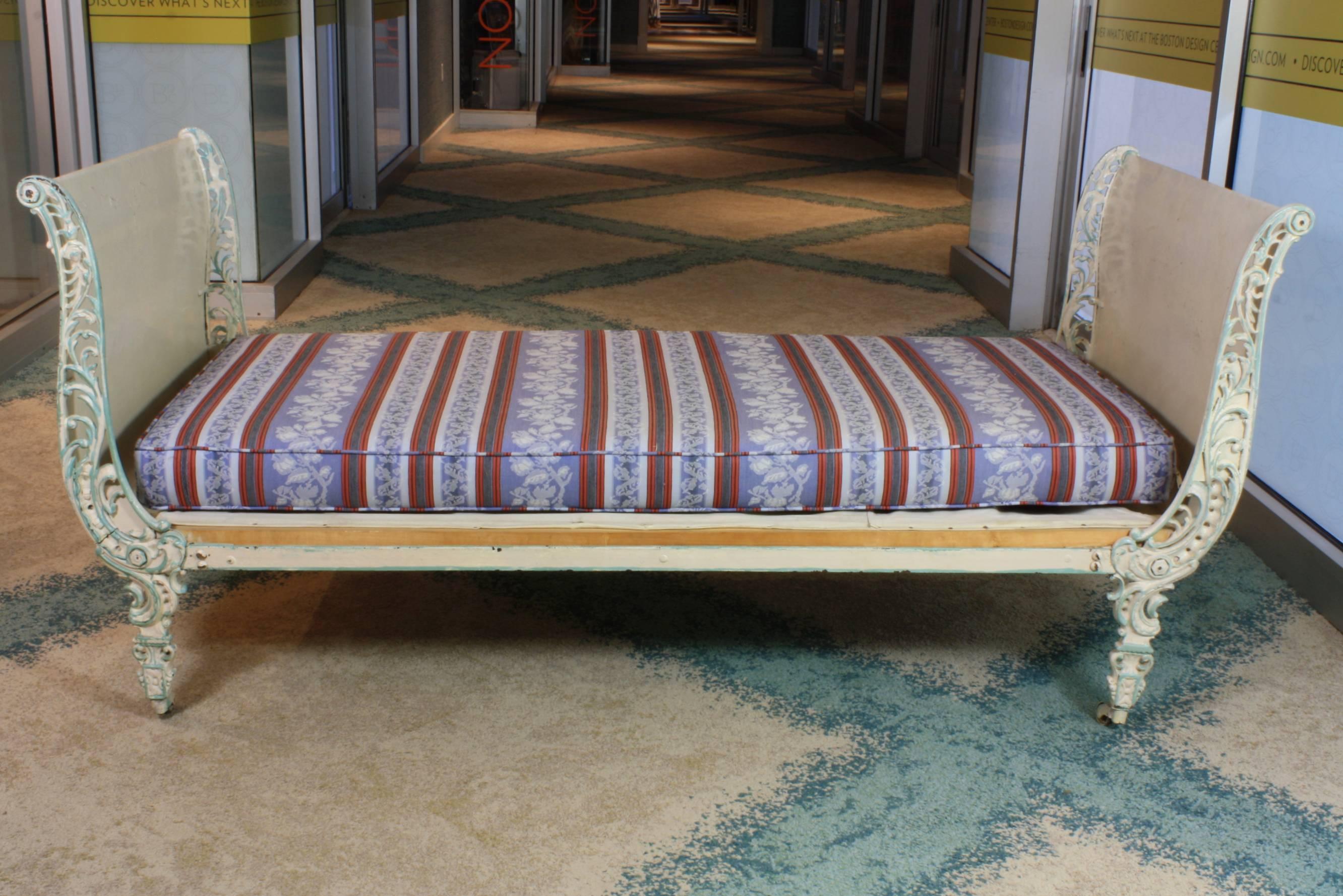 French Louis XV Style Cast-Iron Daybed 5