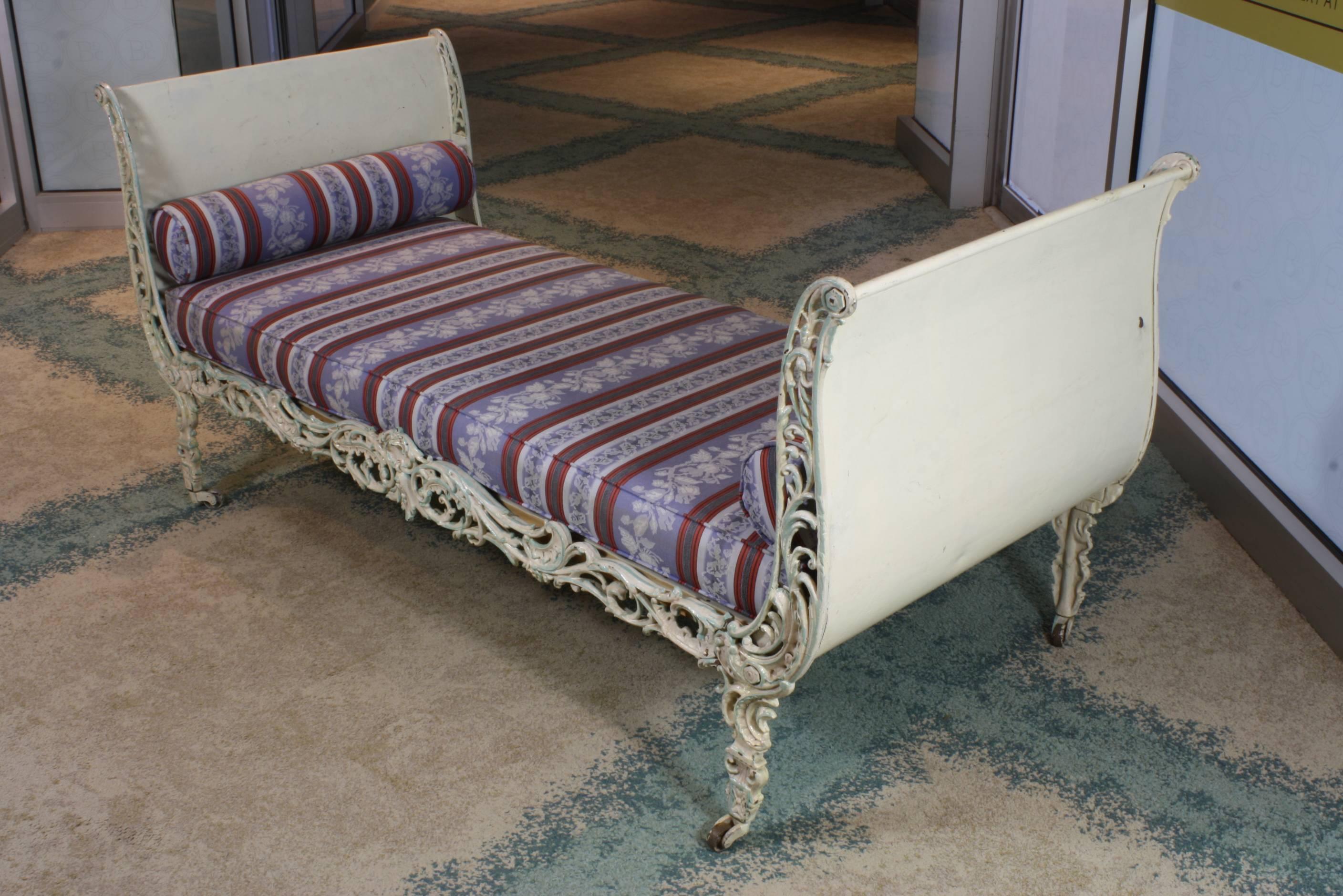 French Louis XV Style Cast-Iron Daybed In Good Condition In Pembroke, MA