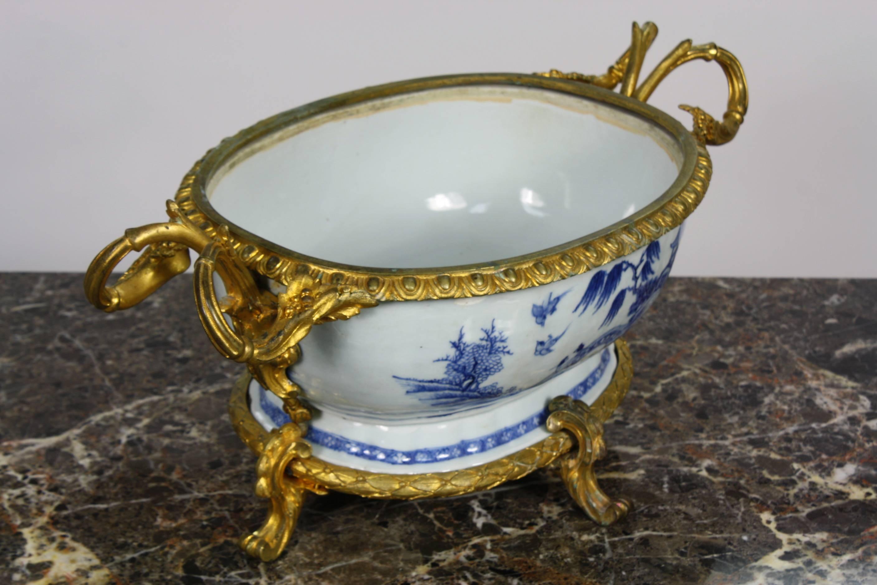 French Chinoiserie Jardinière with Gilt Bronze Mounts 1