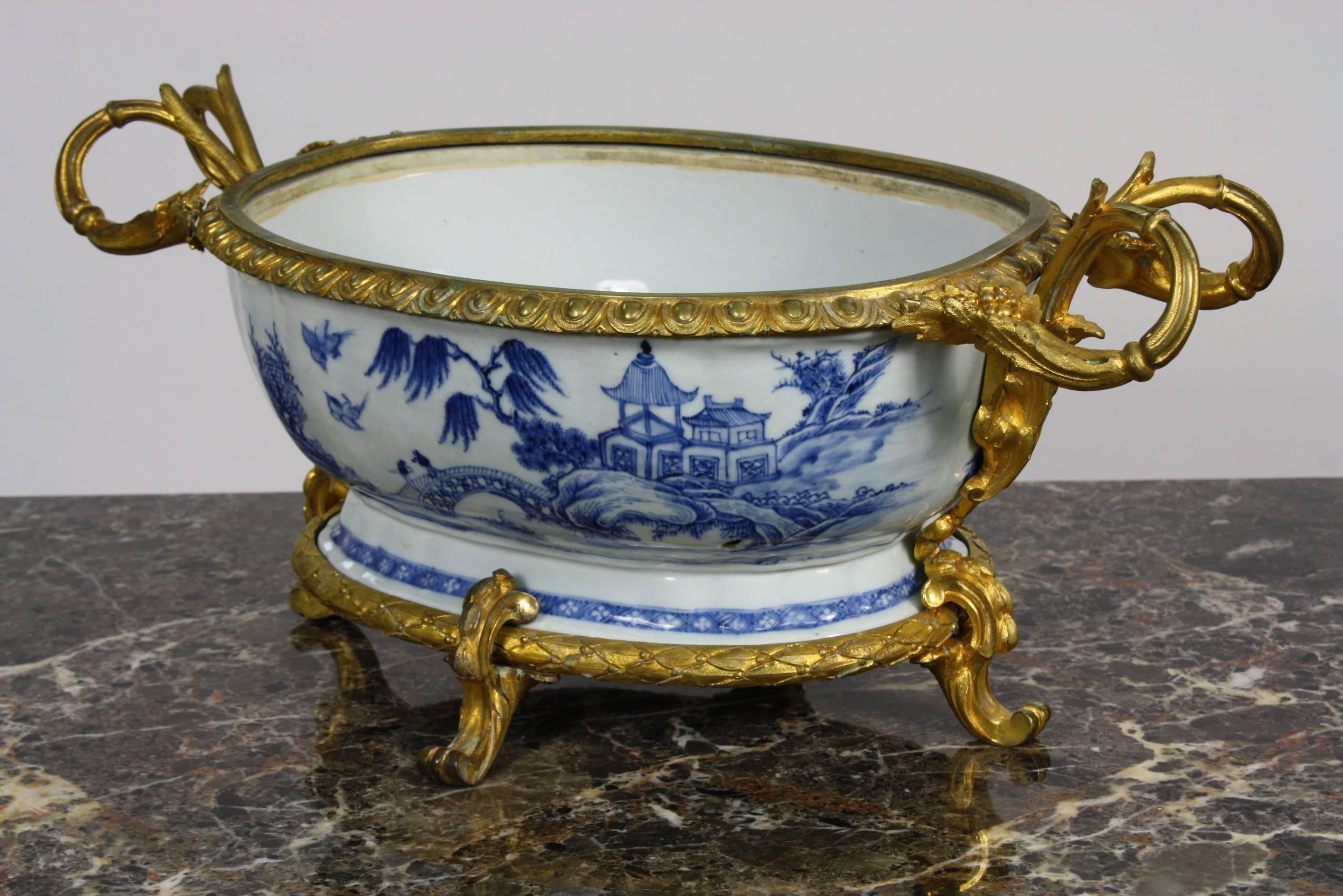 French Chinoiserie Jardinière with Gilt Bronze Mounts In Good Condition In Pembroke, MA