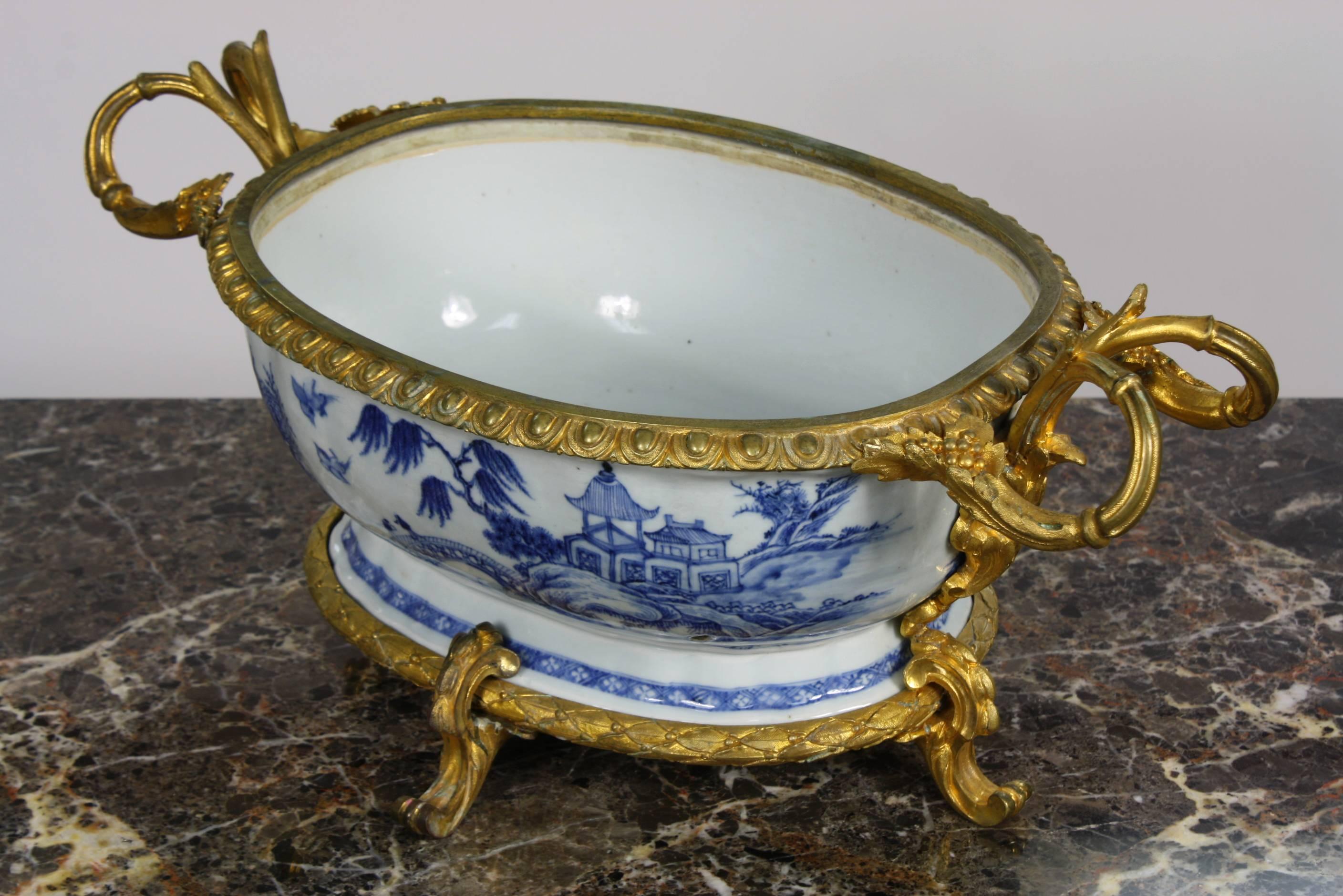 French Chinoiserie Jardinière with Gilt Bronze Mounts 2