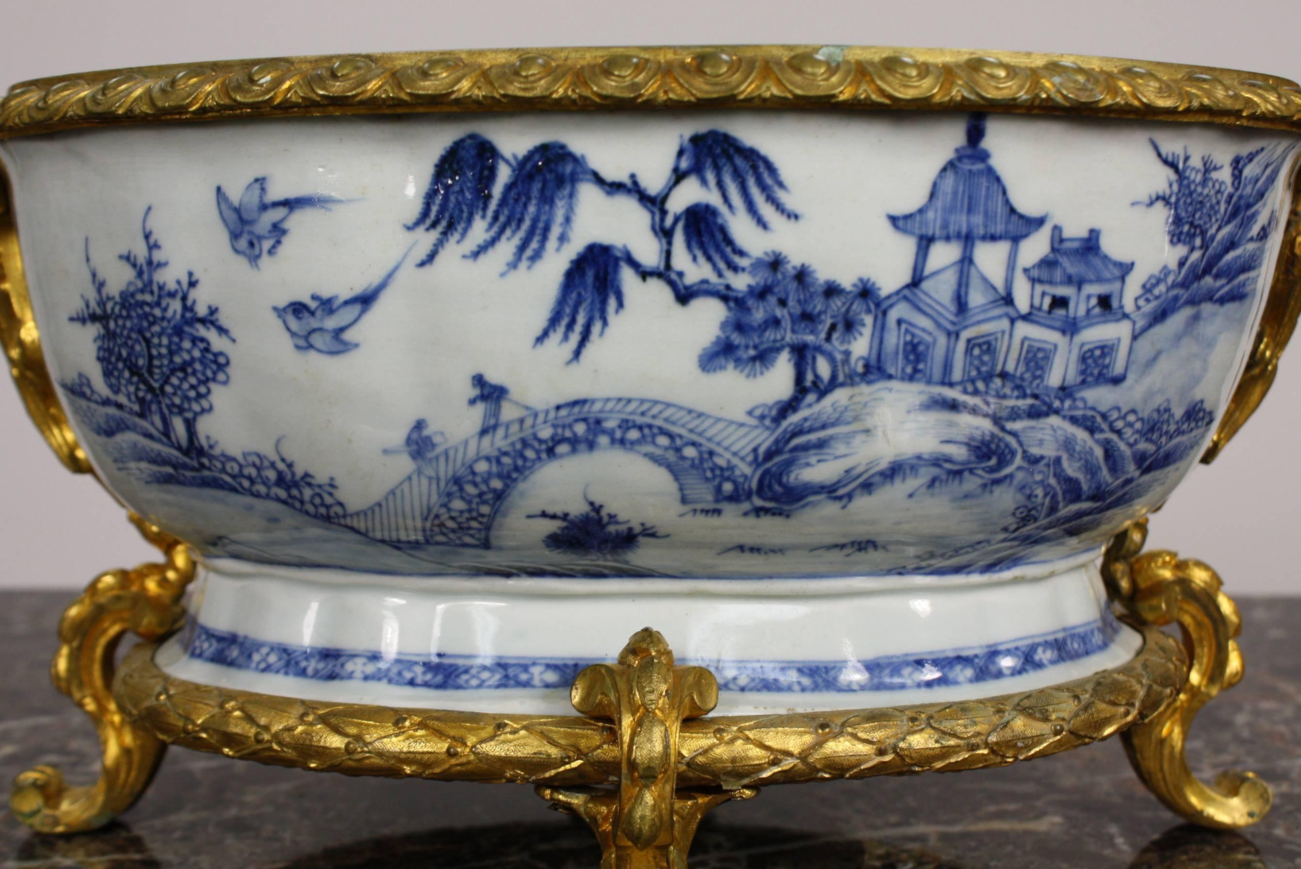 French Chinoiserie Jardinière with Gilt Bronze Mounts 3
