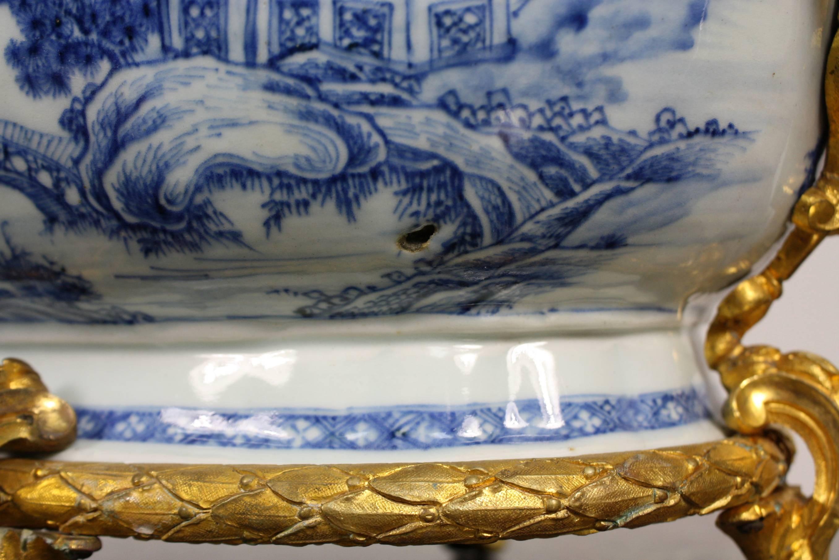 French Chinoiserie Jardinière with Gilt Bronze Mounts 5
