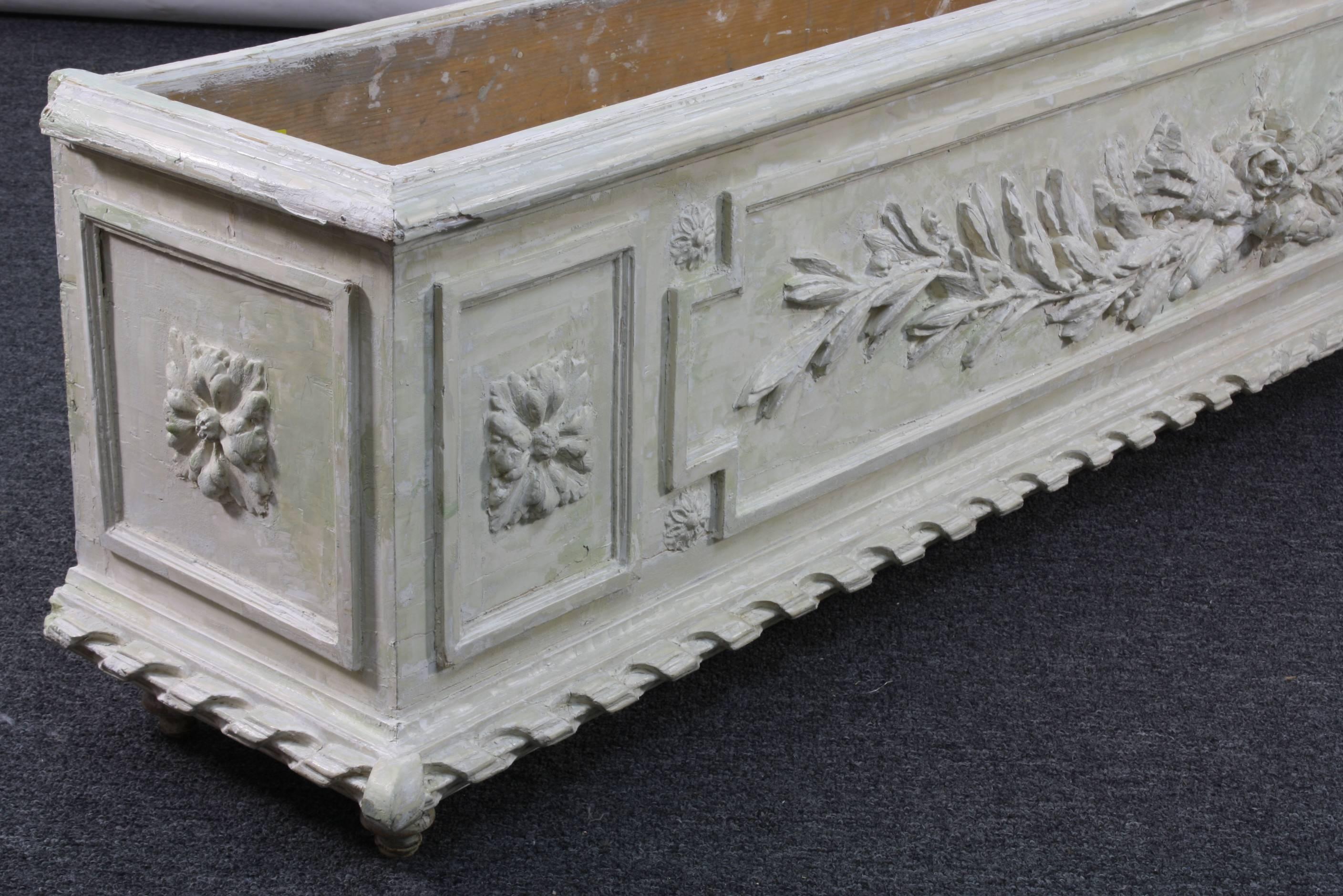 French Large Painted and Carved Wood Neoclassical Planter For Sale