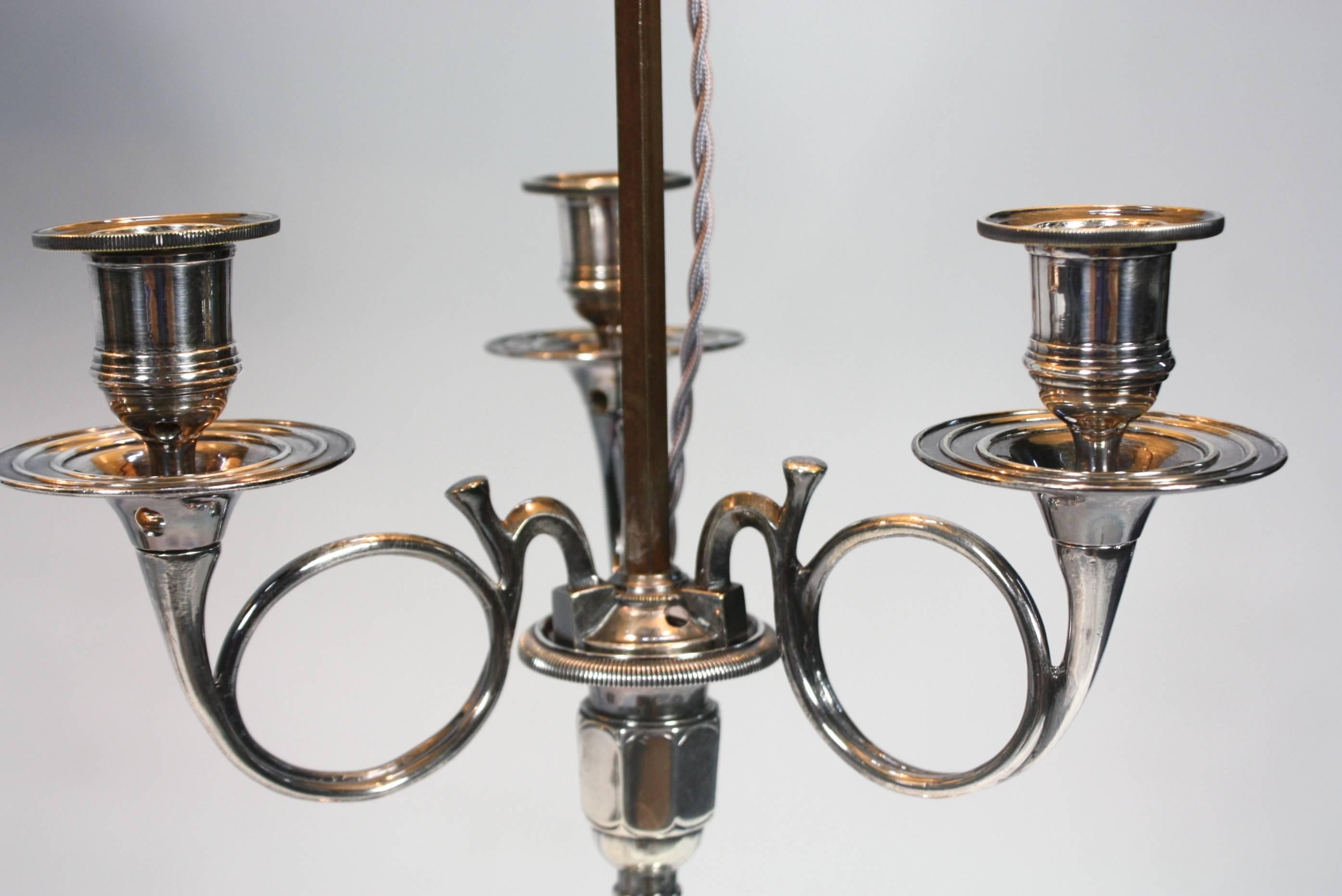 Tôle Pair of Silvered-Bronze Hunting Horn Candelabra Lamps For Sale