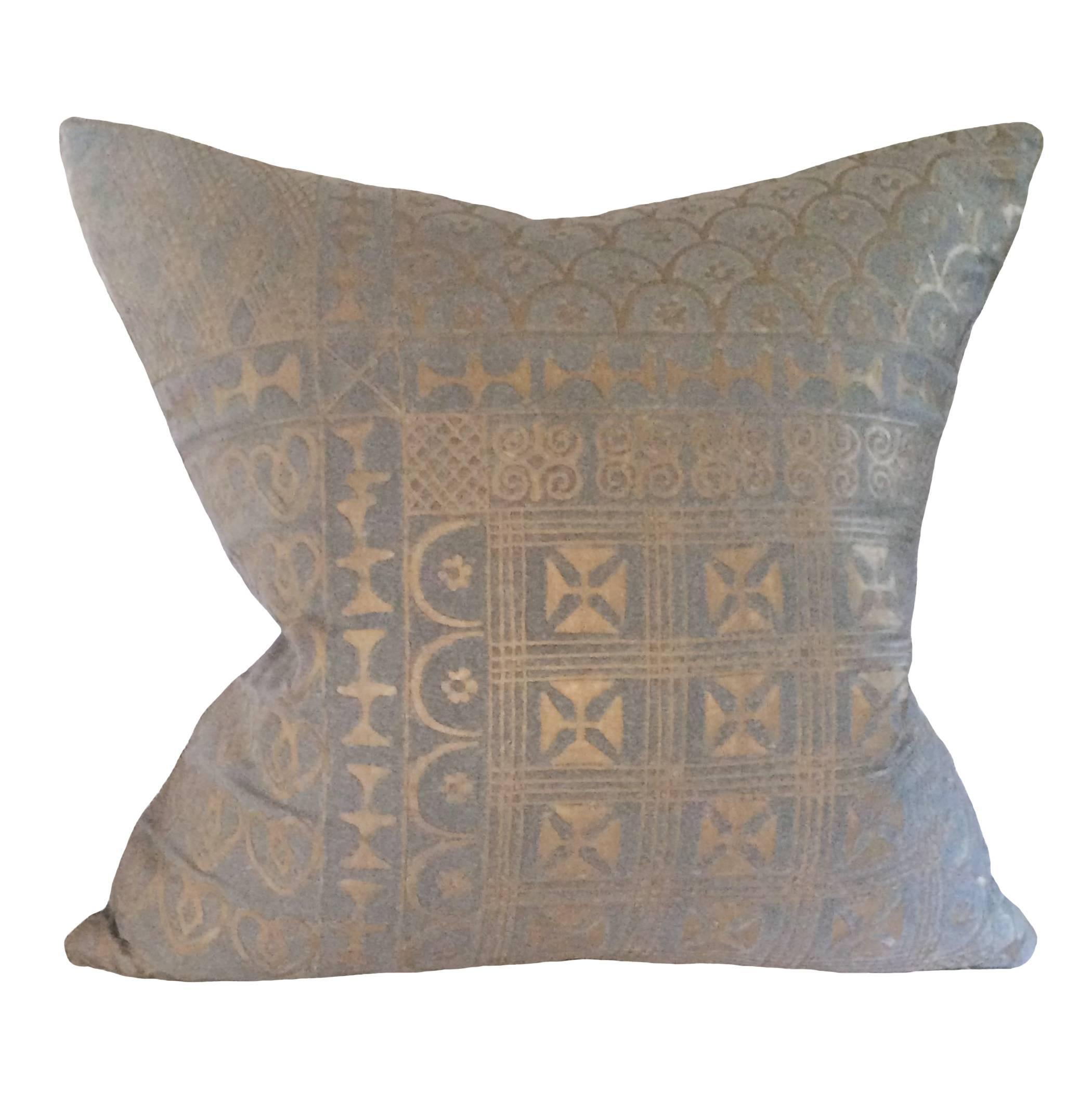 Pair of Custom Ashanti Fortuny Pillows In Excellent Condition In Montecito, CA