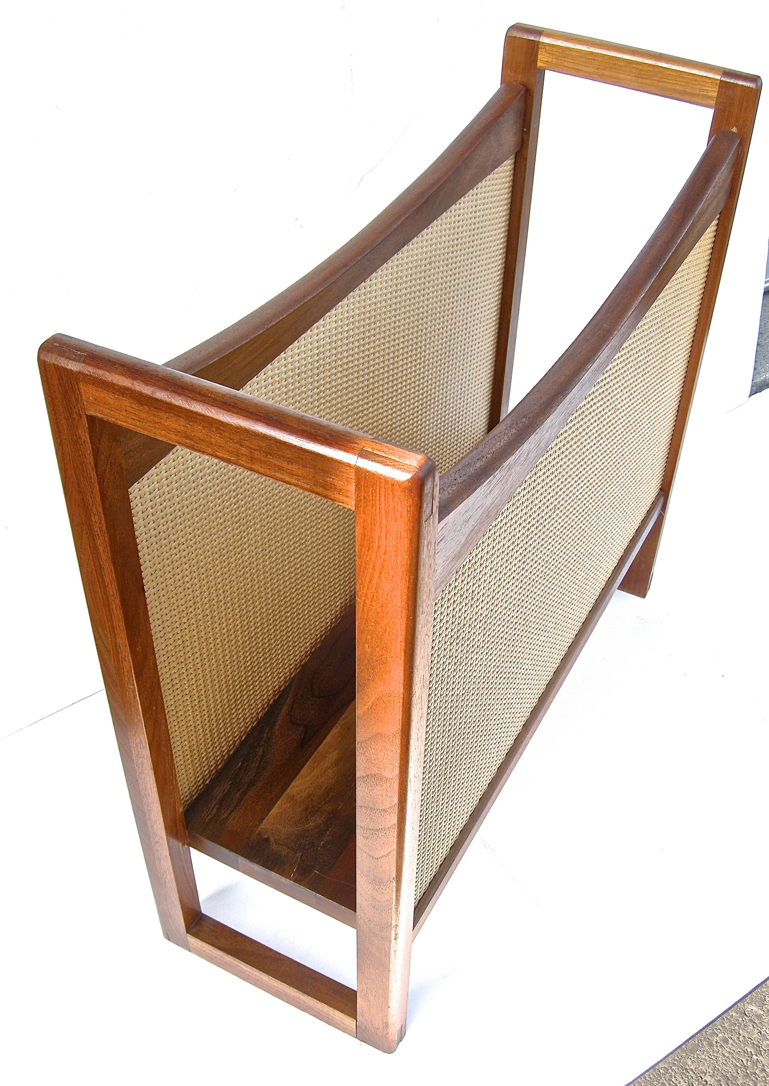 Danish Modern Periodicals Holder In Good Condition For Sale In Cincinnati, OH