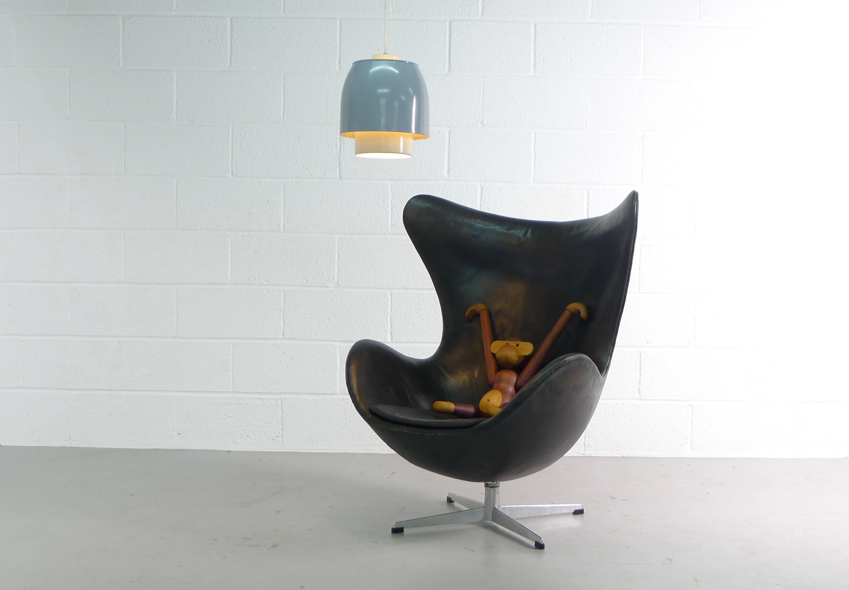 Mid-Century Modern Arne Jacobsen Vintage Leather Egg Chair