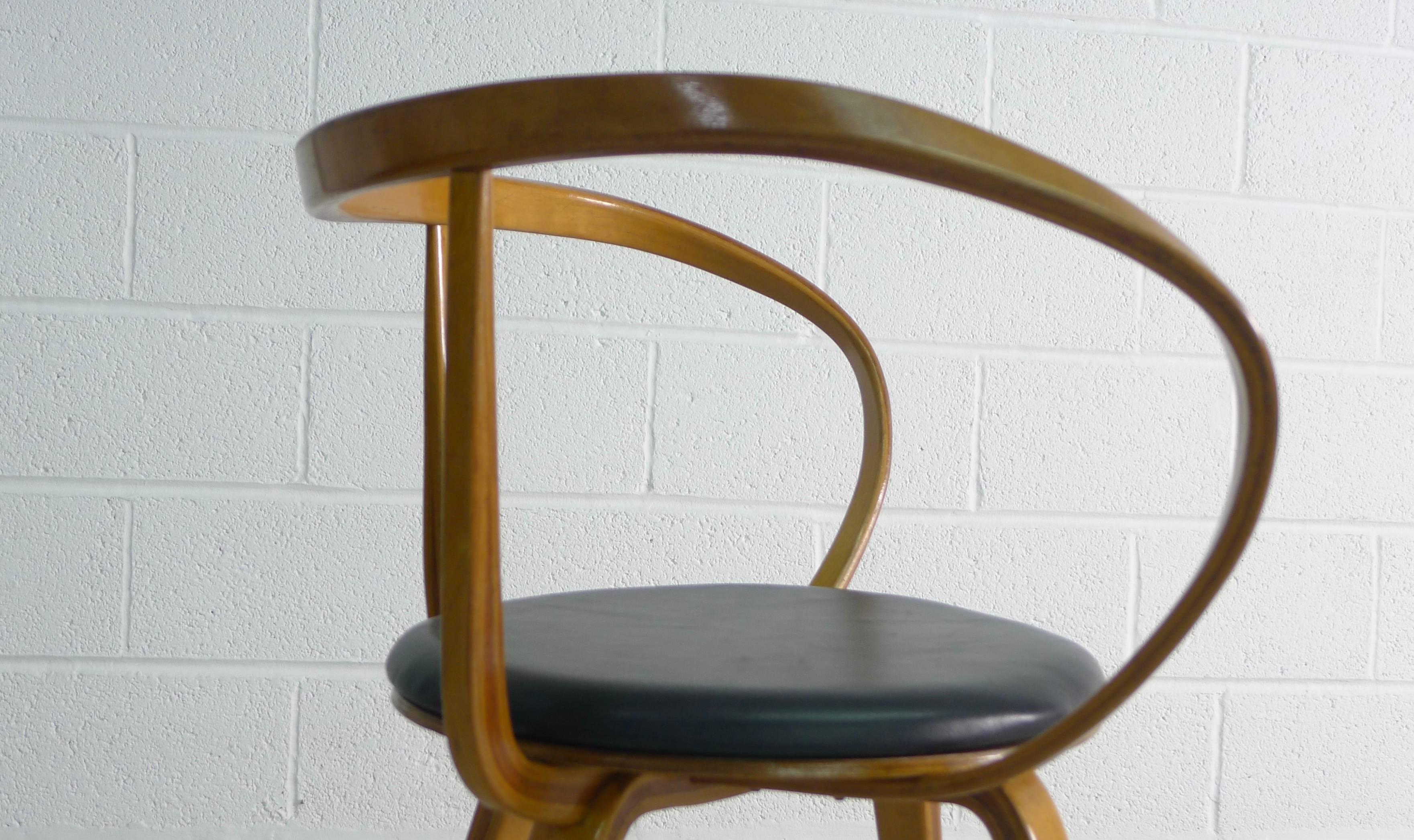 George Nelson Pretzel Chair In Excellent Condition In Wargrave, Berkshire