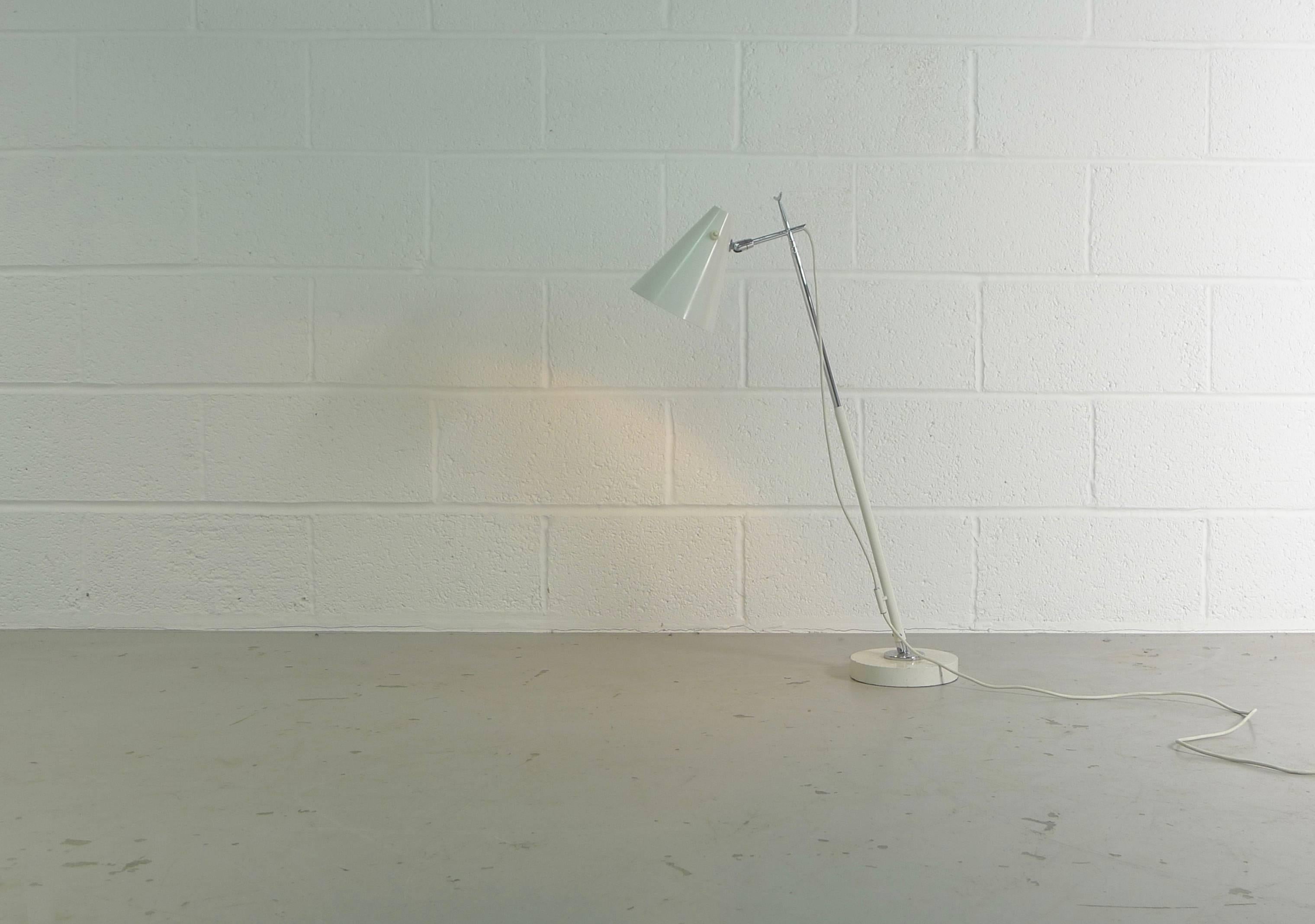 Mid-Century Modern Giuseppe Ostuni for Oluce, Telescopic Floor Lamp, model 201 For Sale