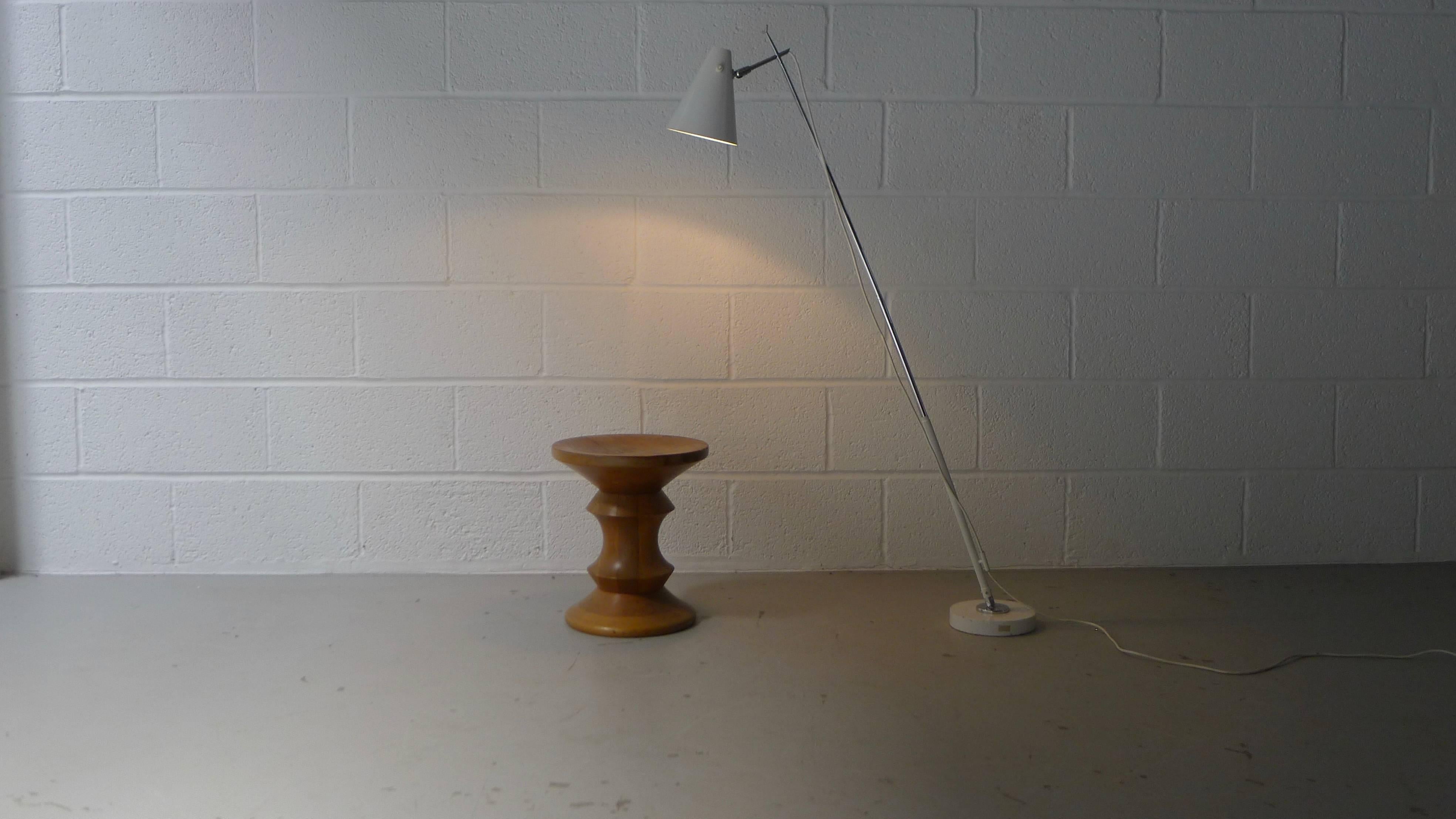 Italian Giuseppe Ostuni for Oluce, Telescopic Floor Lamp, model 201 For Sale