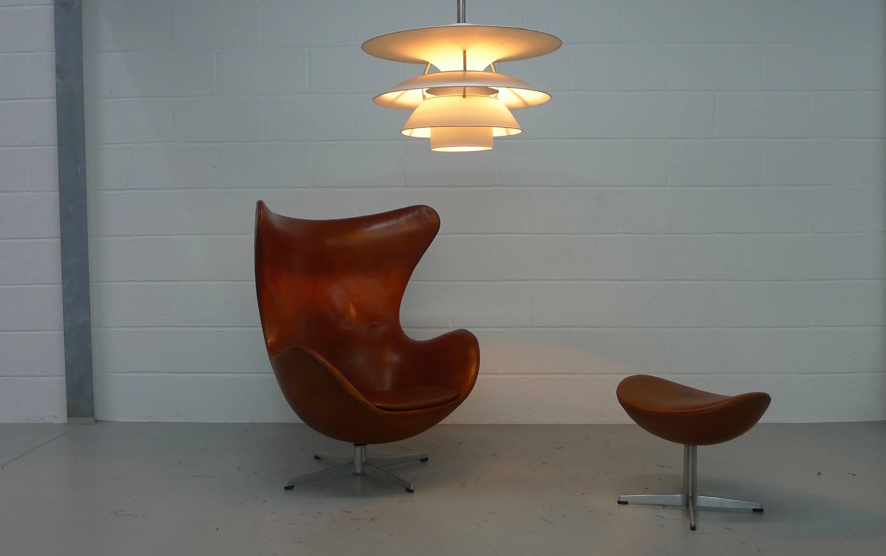 Mid-Century Modern Arne Jacobsen Egg Chair and Ottoman in Original Brown Leather, Danish, 1960s