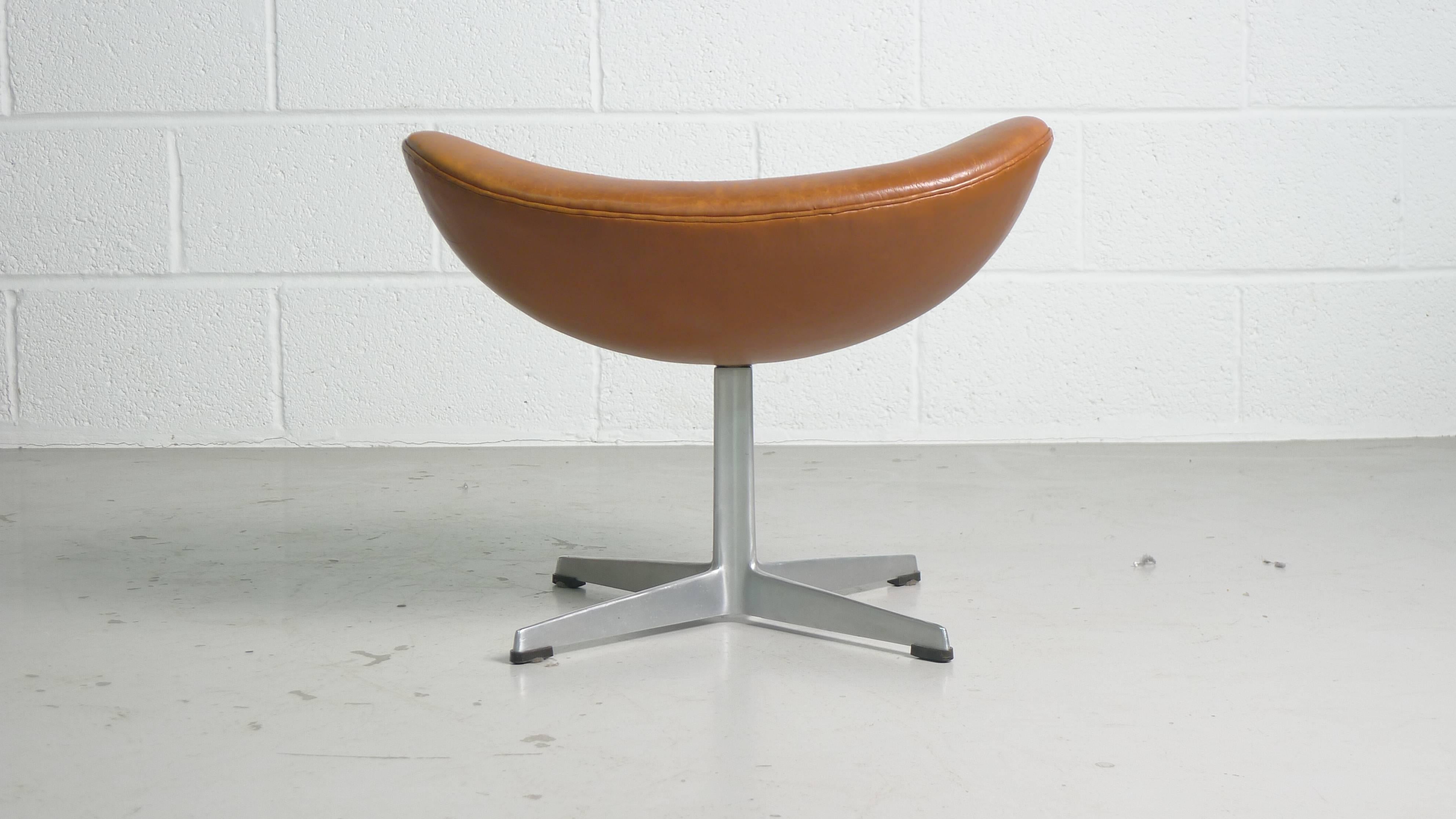 Arne Jacobsen Egg Chair and Ottoman in Original Brown Leather, Danish, 1960s 1